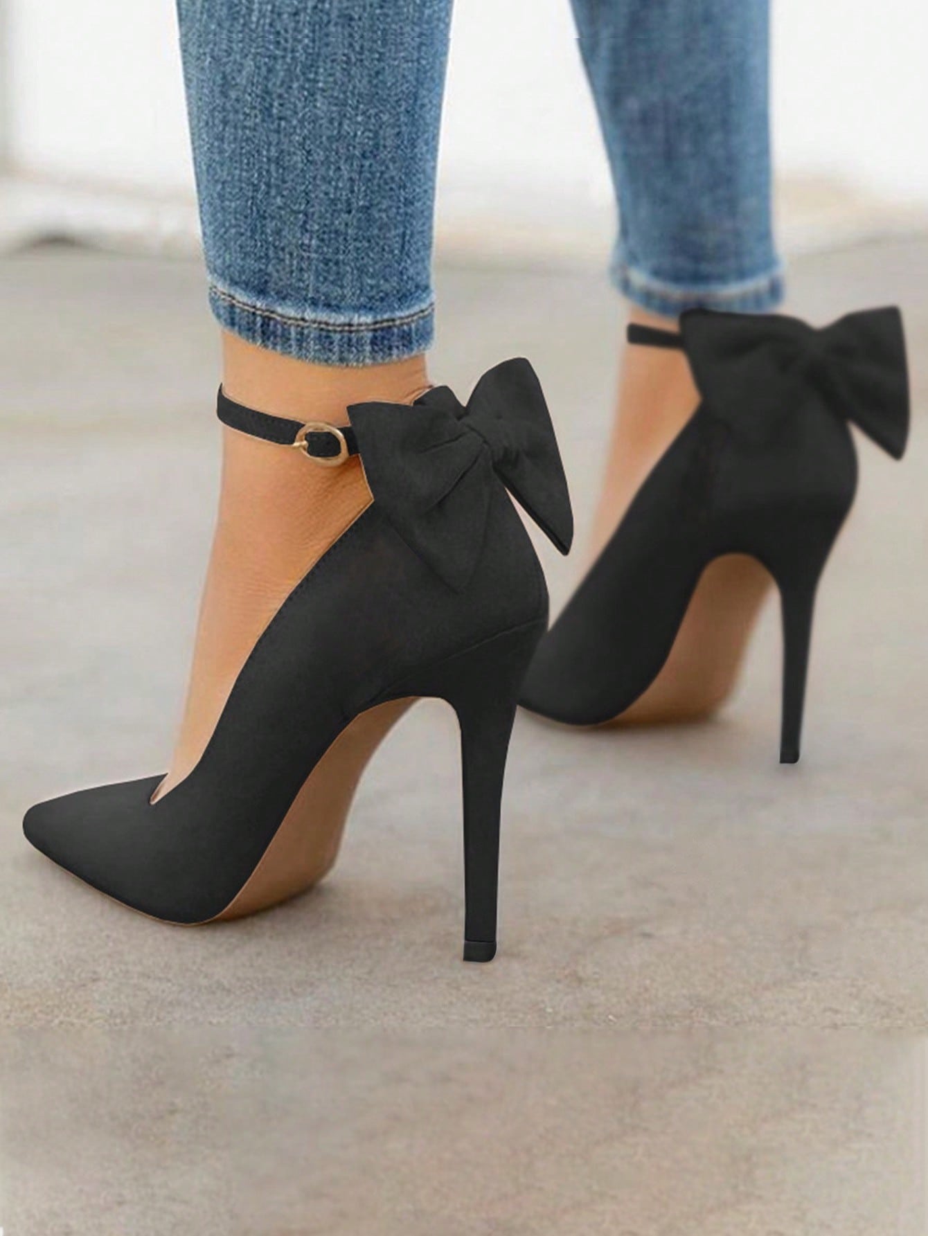 In Black and White Women Pumps