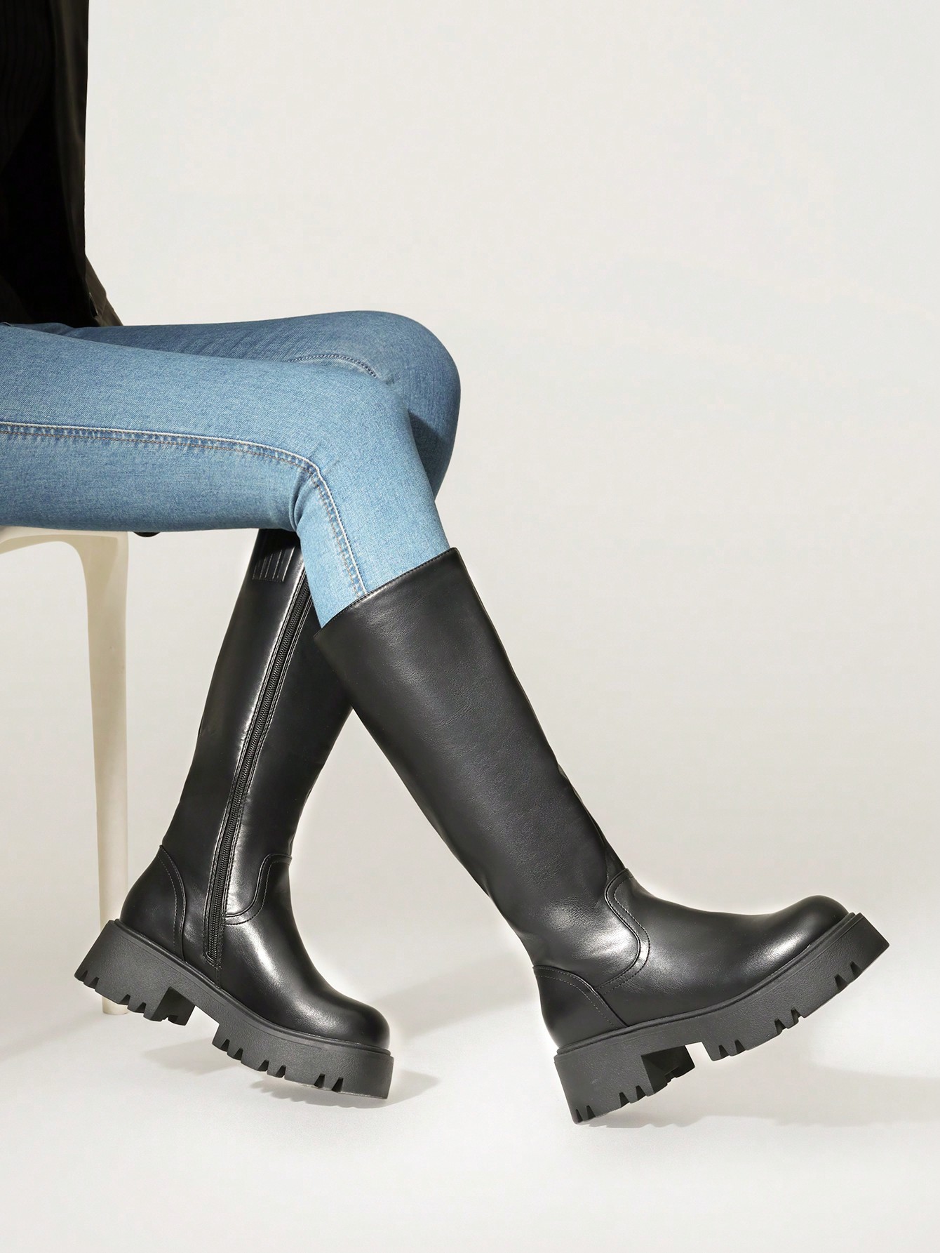 In Black Women Knee-High Boots