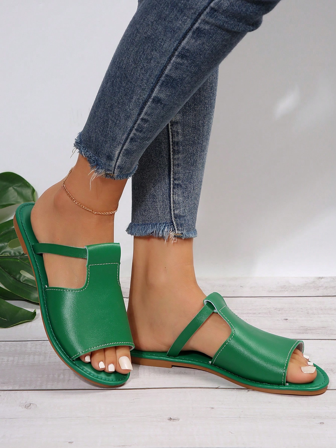 In Green Women Flat Sandals