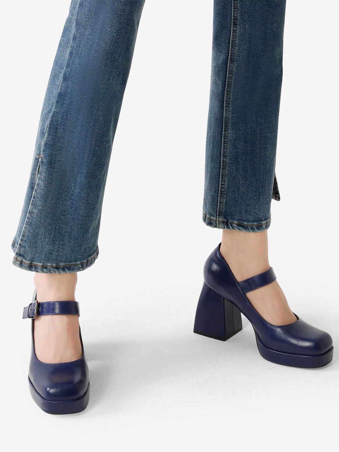 In Navy Blue Women Pumps