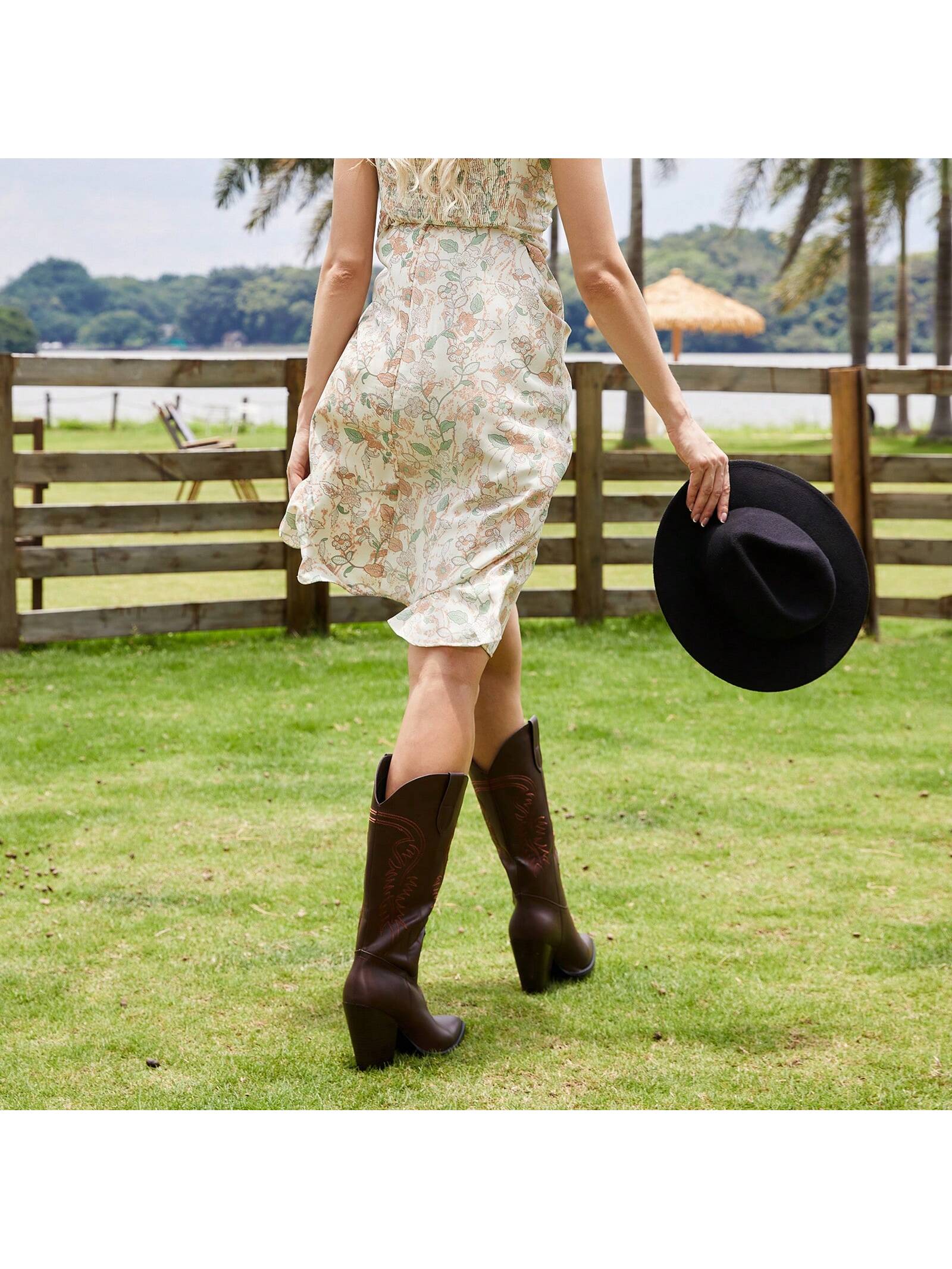 In Brown Women Mid-Calf Boots