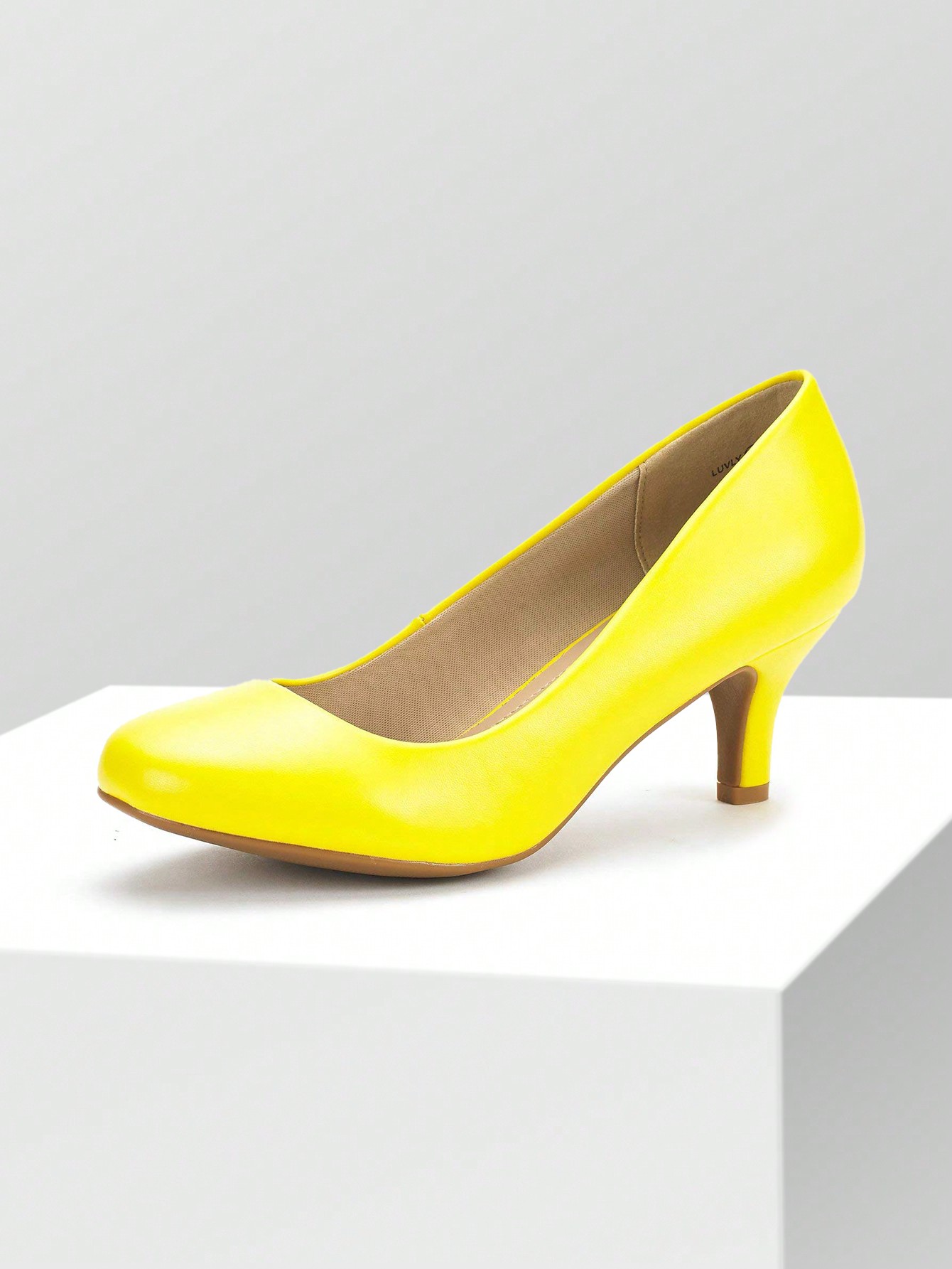 In Yellow Women Pumps