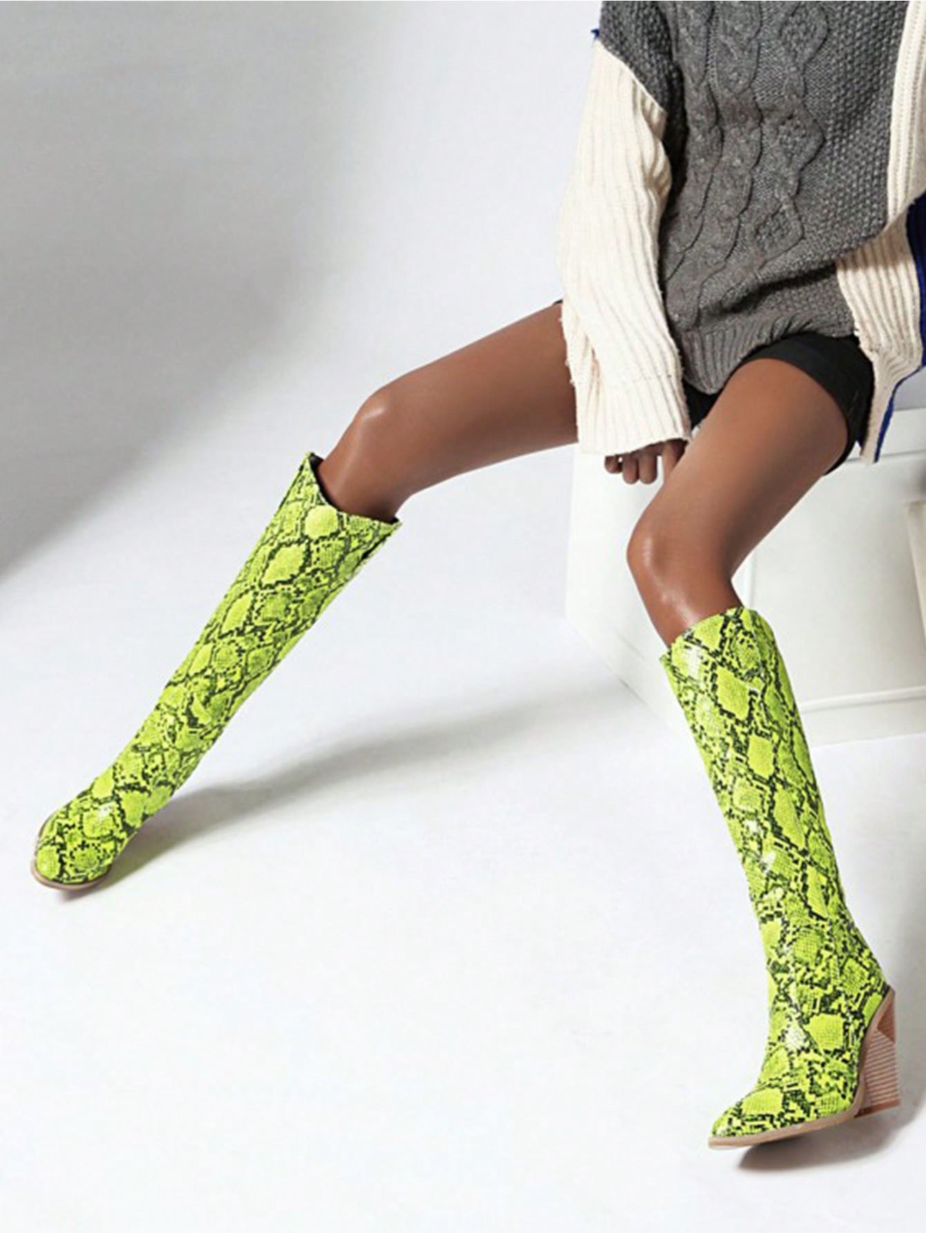 In Green Women Fashion Boots