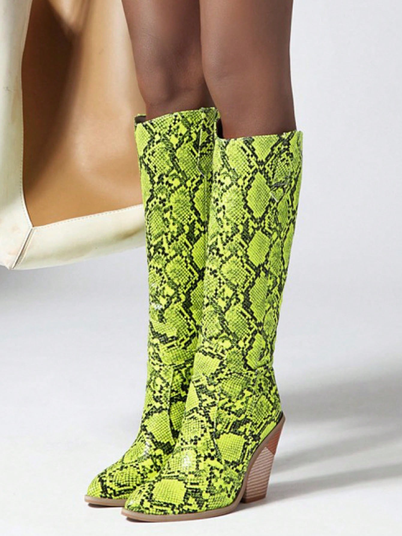 In Green Women Fashion Boots