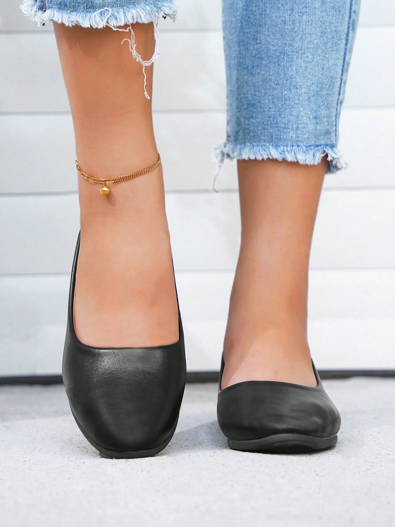 In Black Women Flats