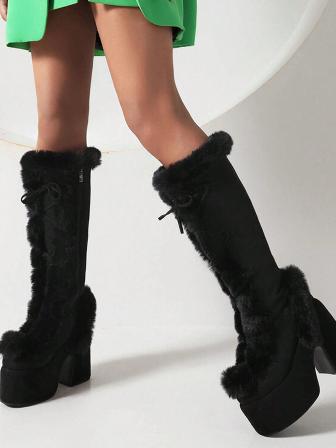 In Black Women Knee-High Boots