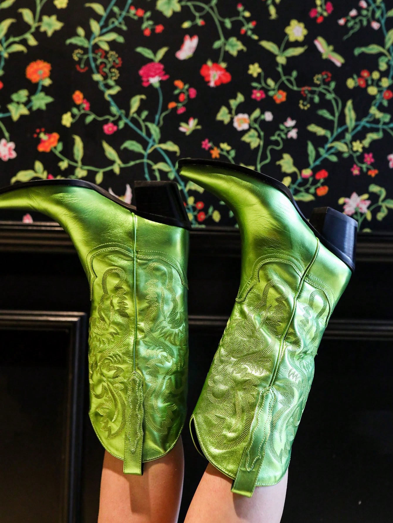 In Green Women Fashion Boots