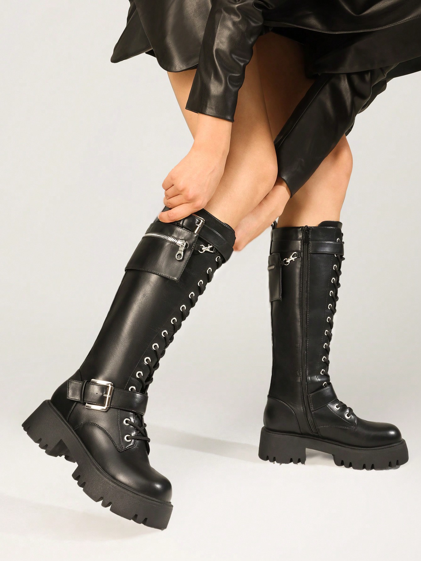 In Black Women Knee-High Boots