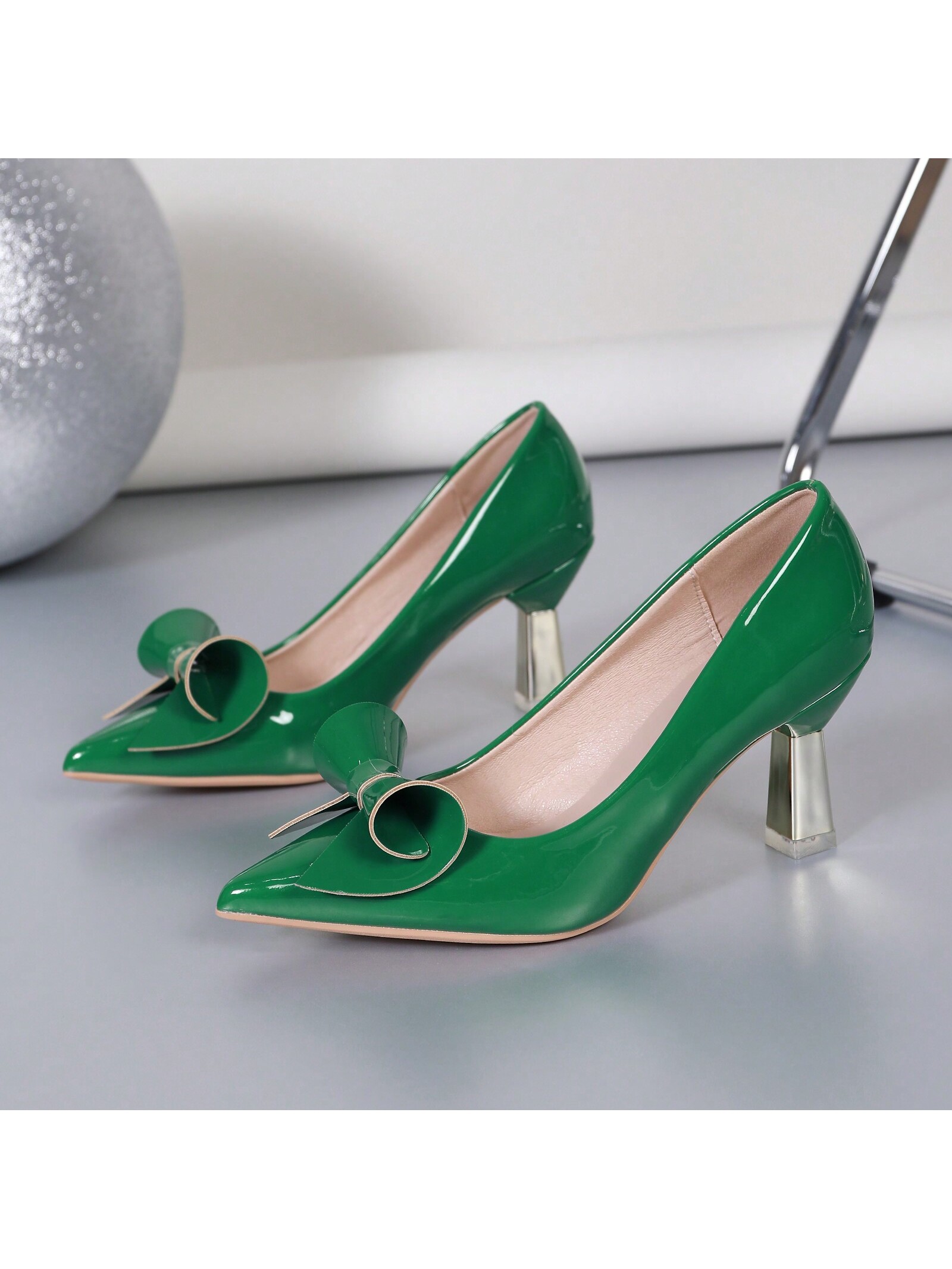 In Green Women Pumps