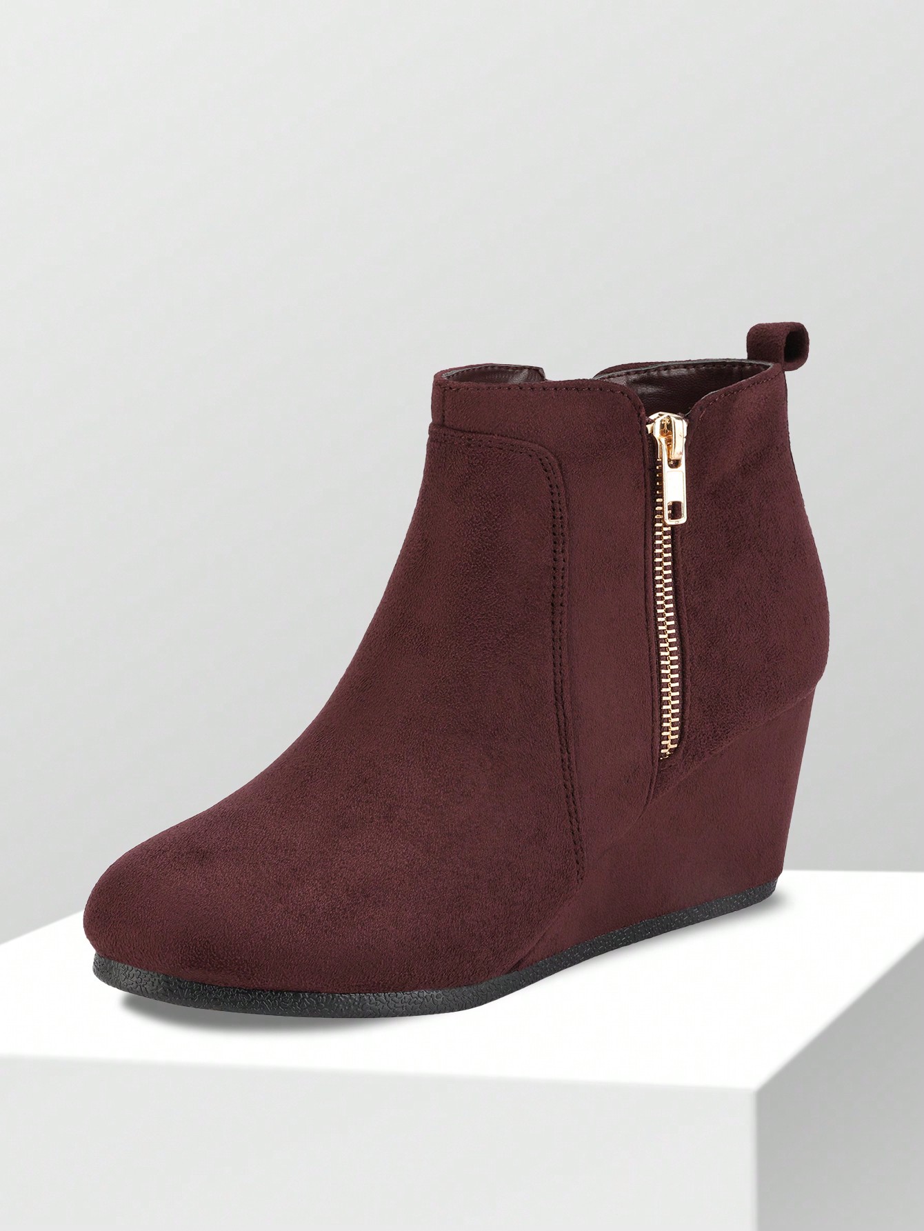 In Burgundy Women Fashion Boots