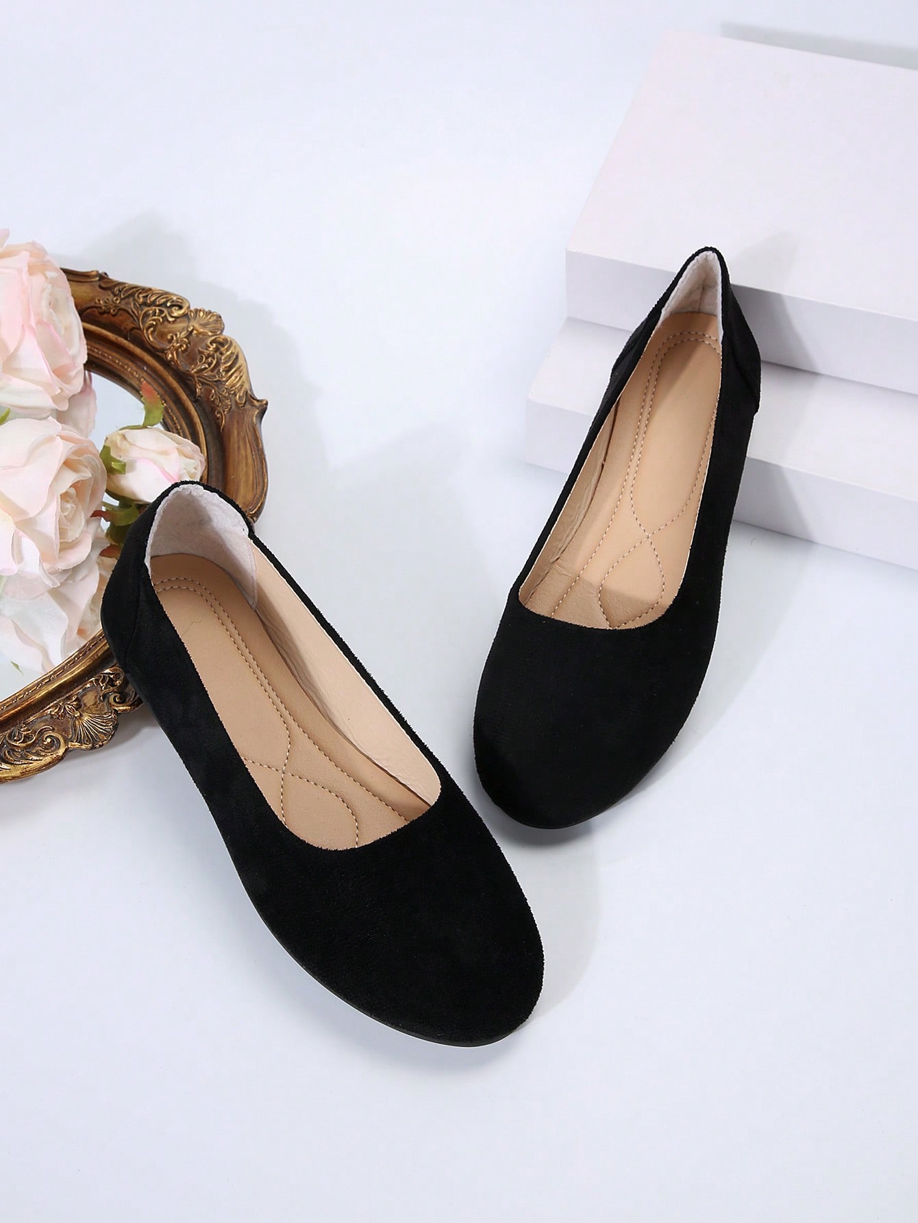 In Black Women Flats