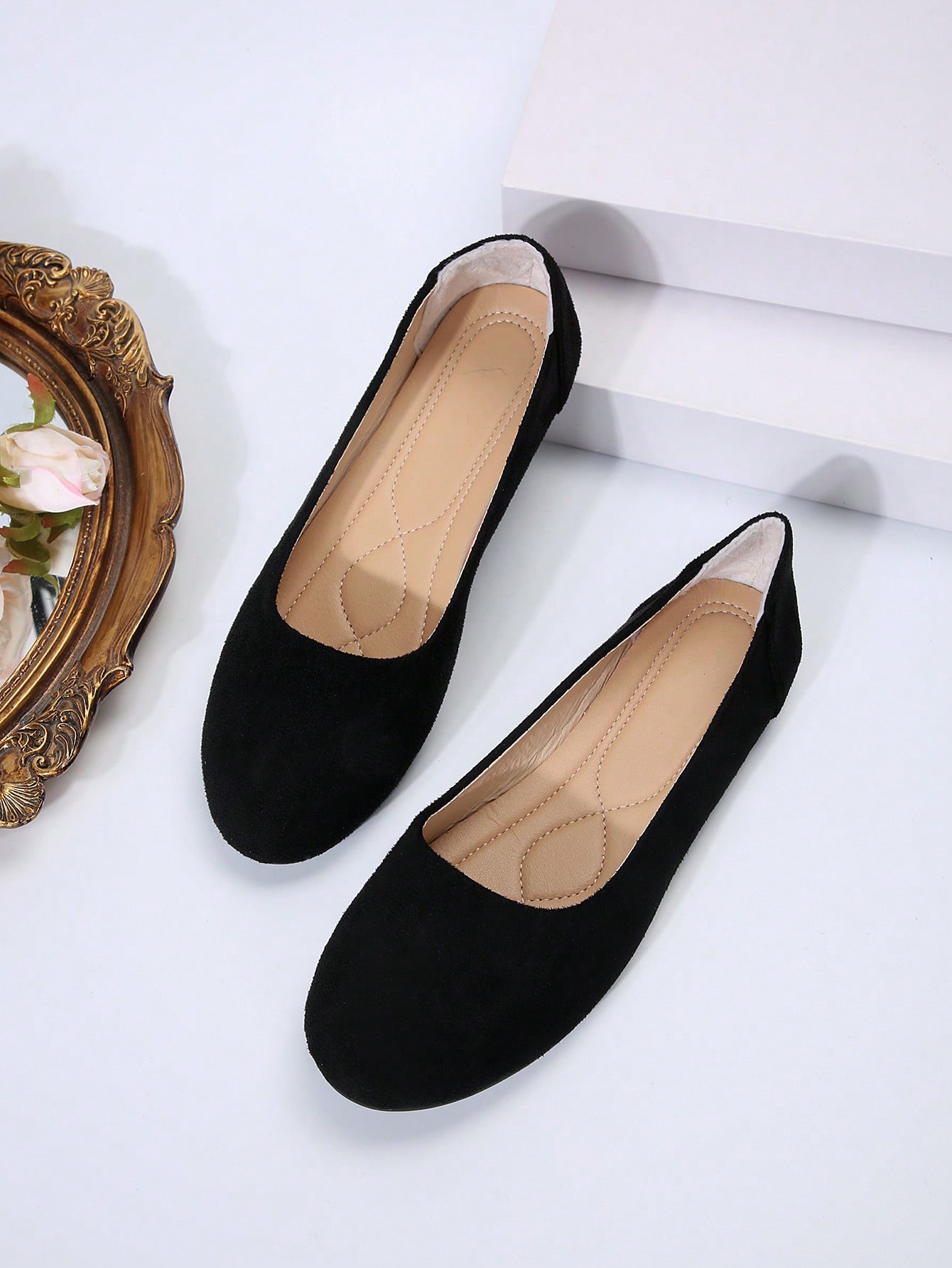 In Black Women Flats