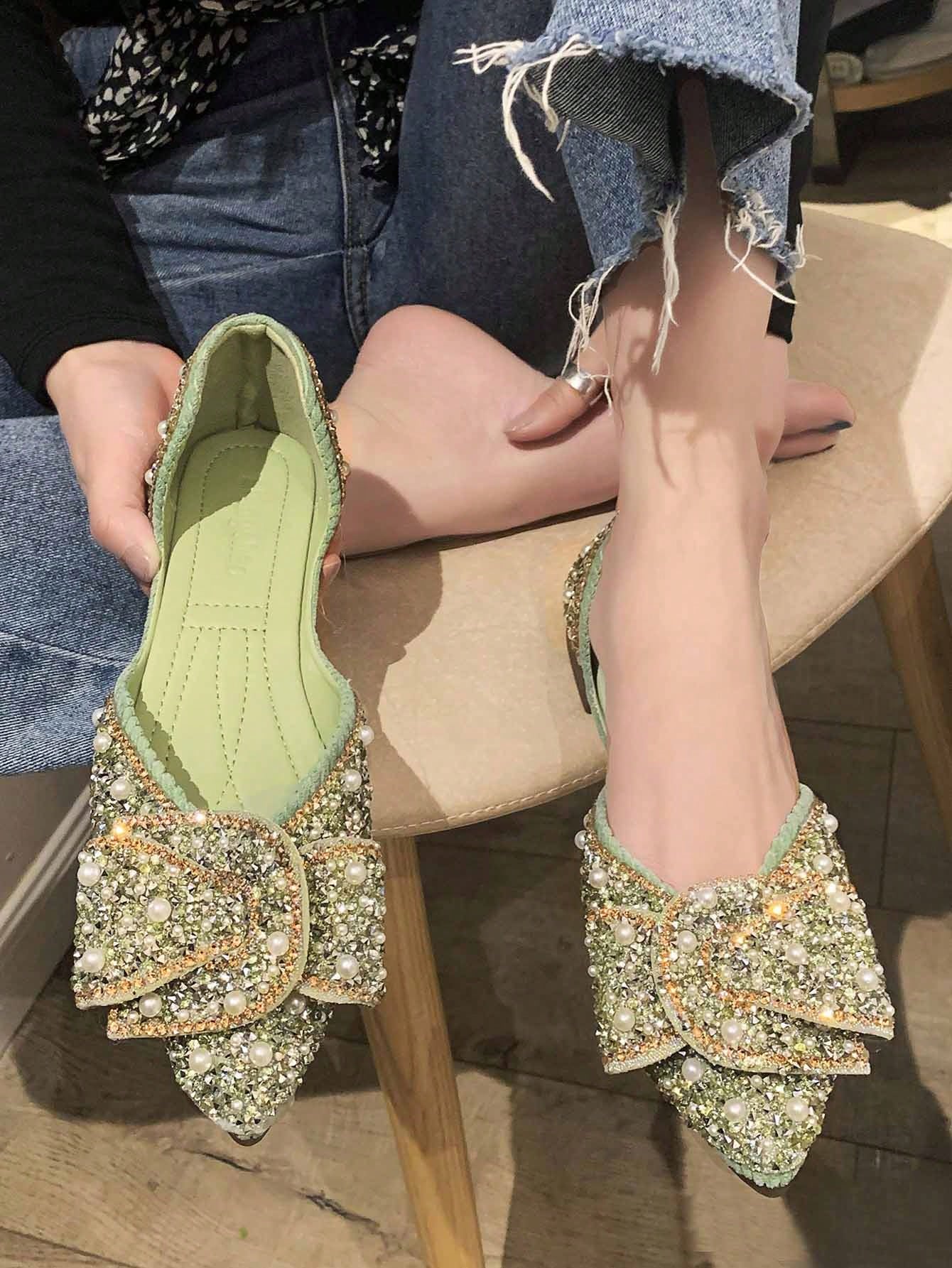 In Green Women Flats