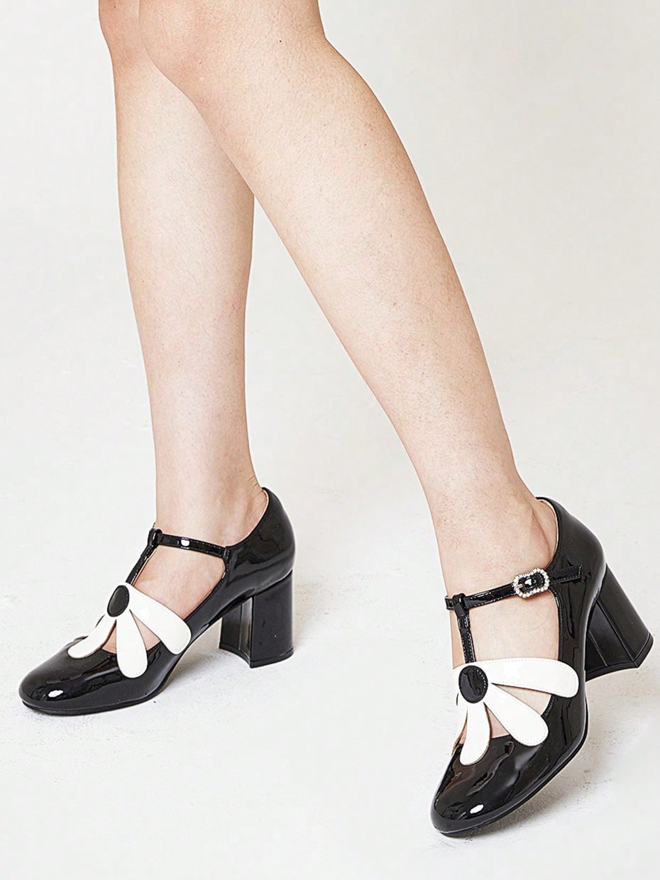 In Black and White Women Pumps