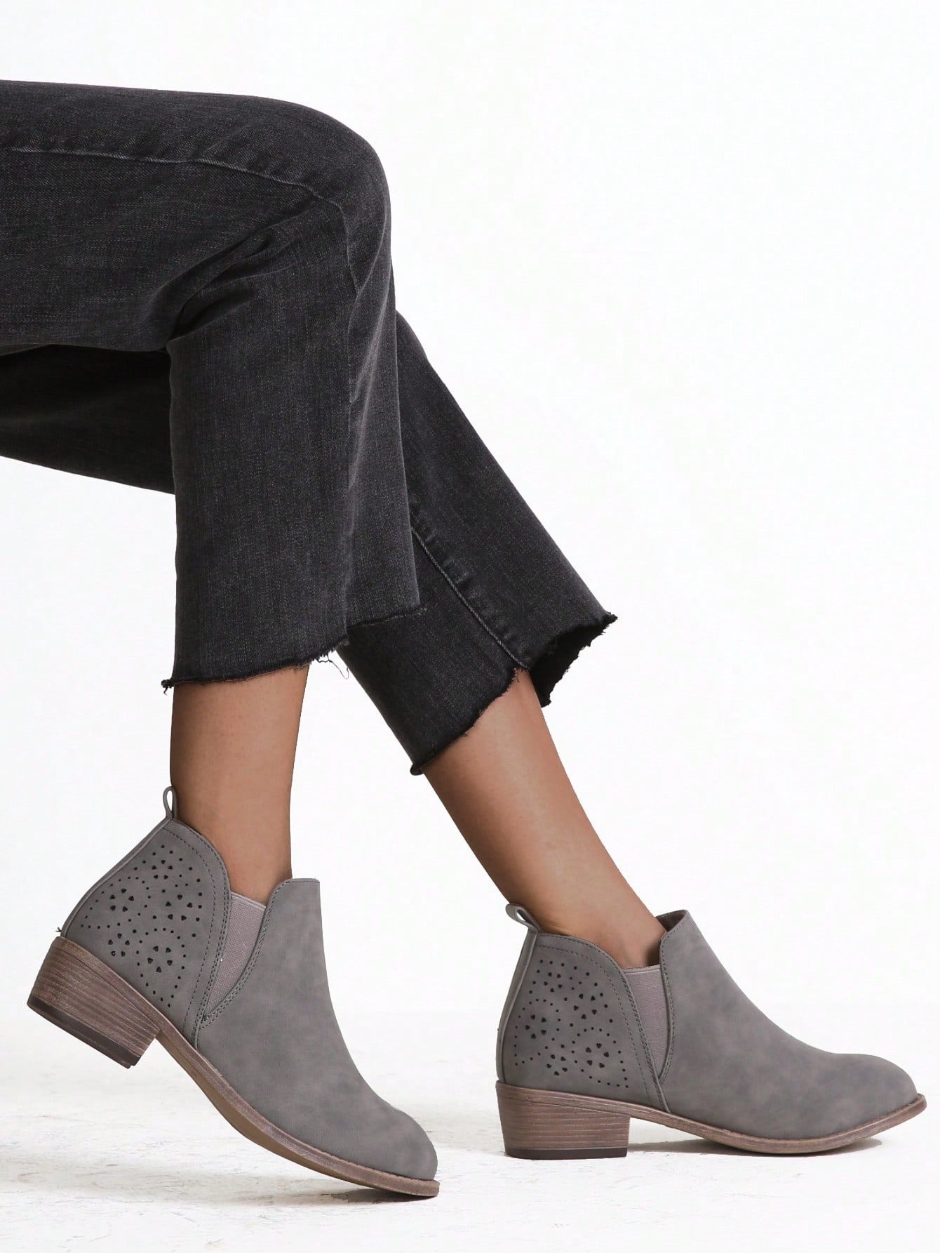 In Grey Women Ankle Boots & Booties