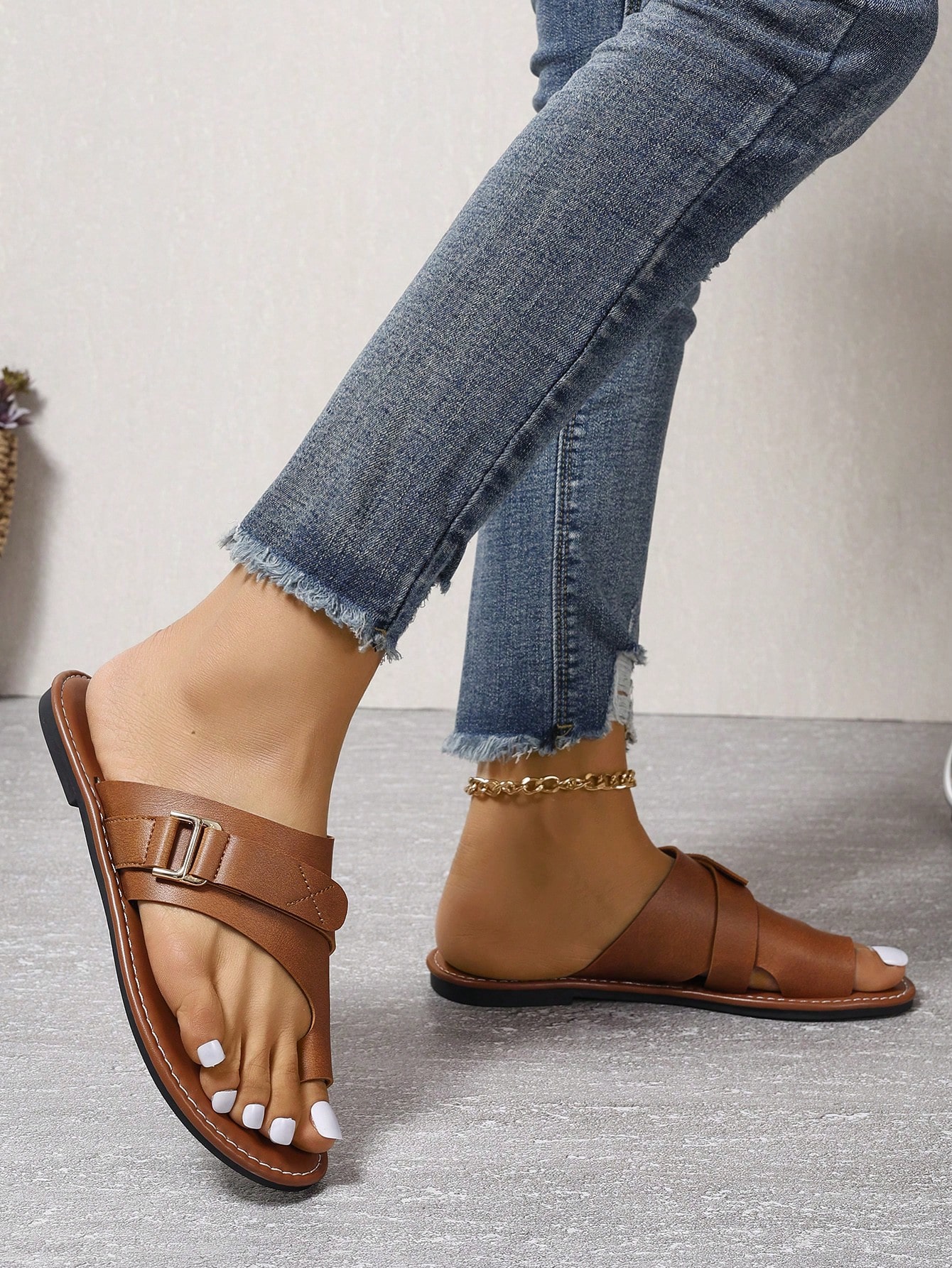 Women Flats Below $9.99