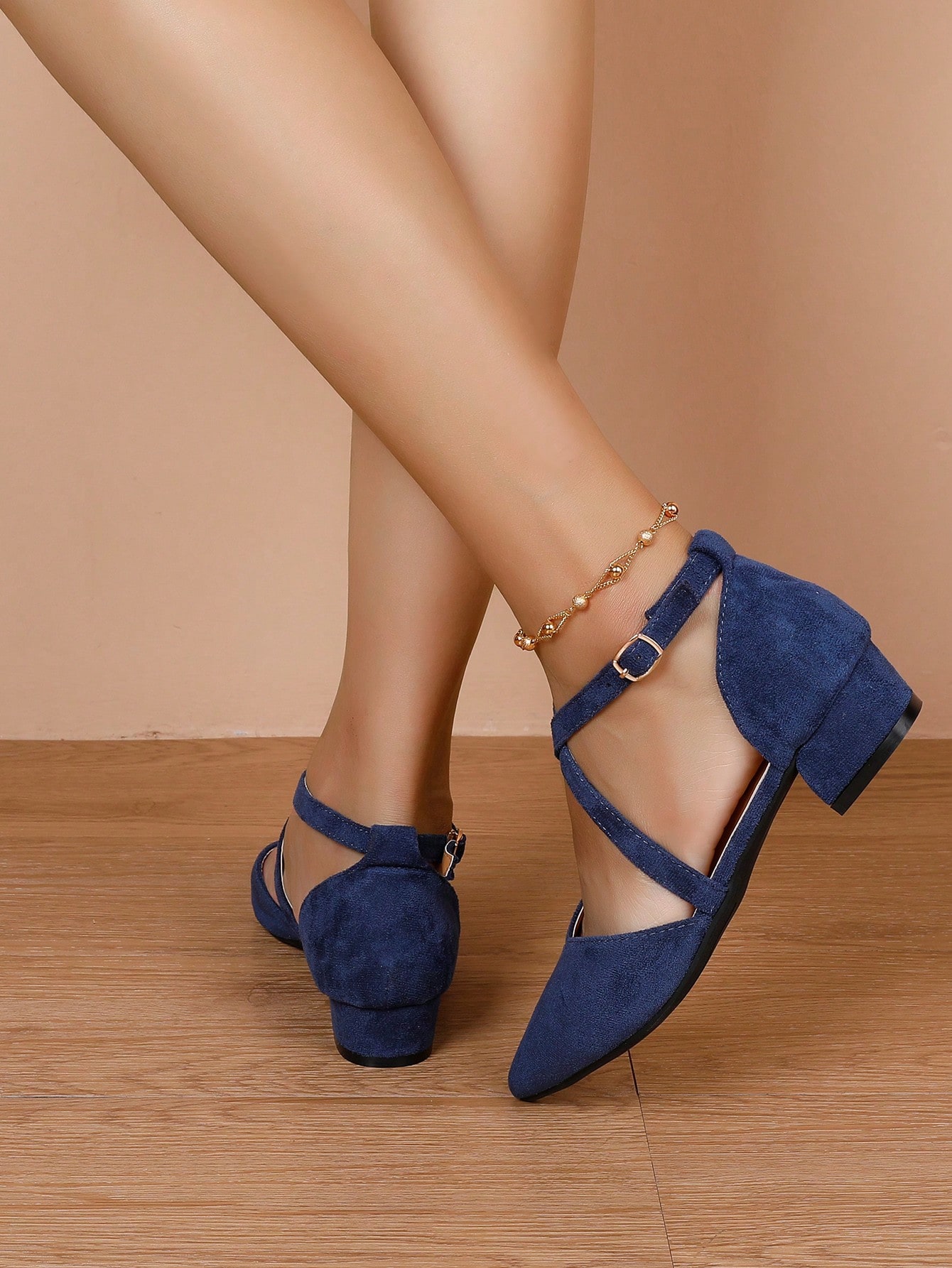 In Navy Blue Women Pumps