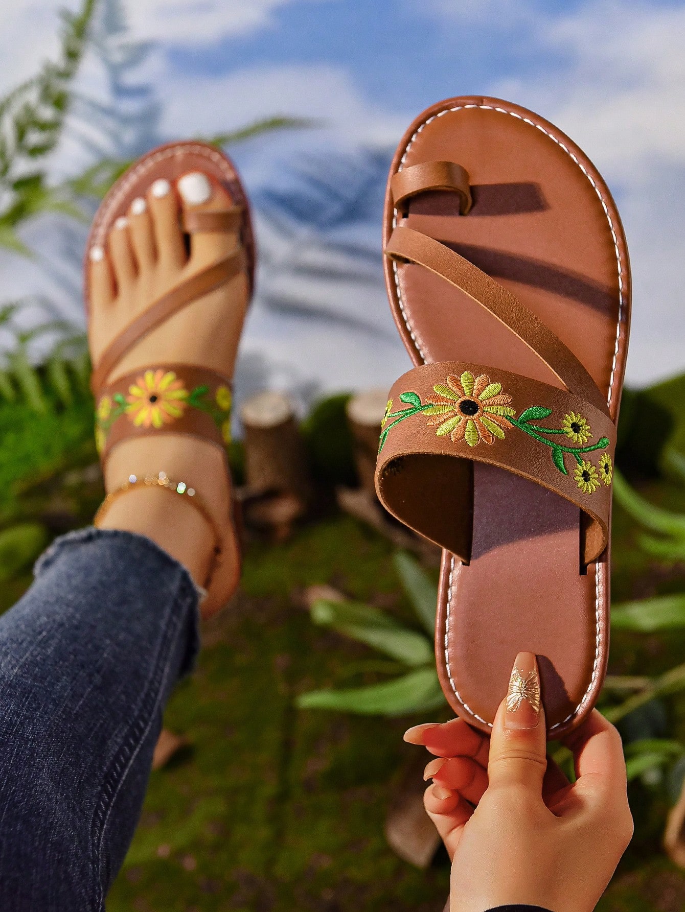 In Mocha Brown Women Flat Sandals