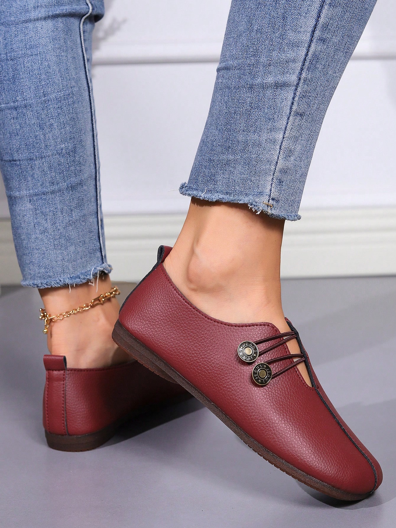 In Burgundy Women Flats