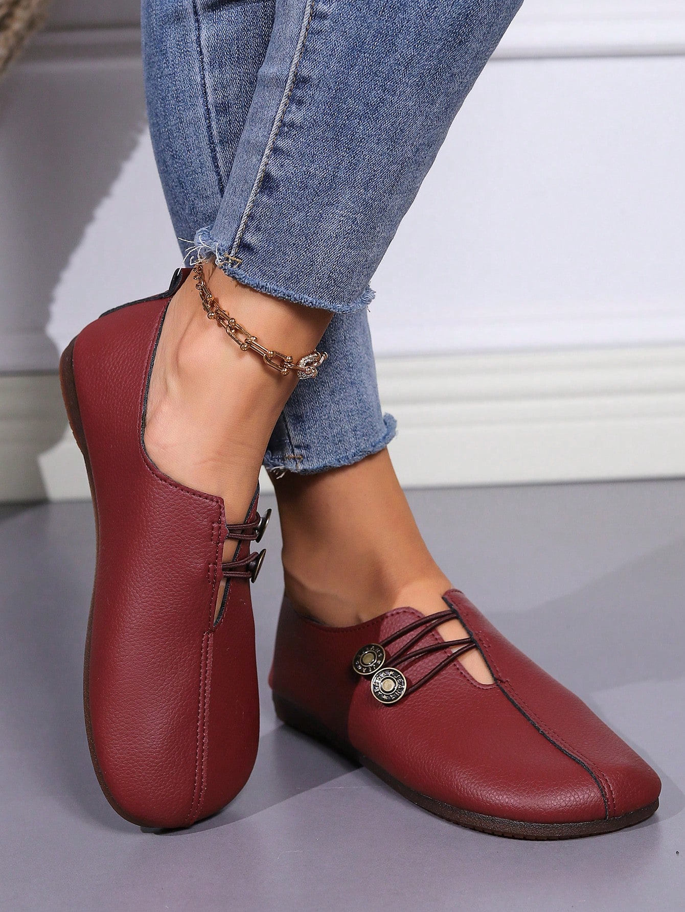 In Burgundy Women Flats