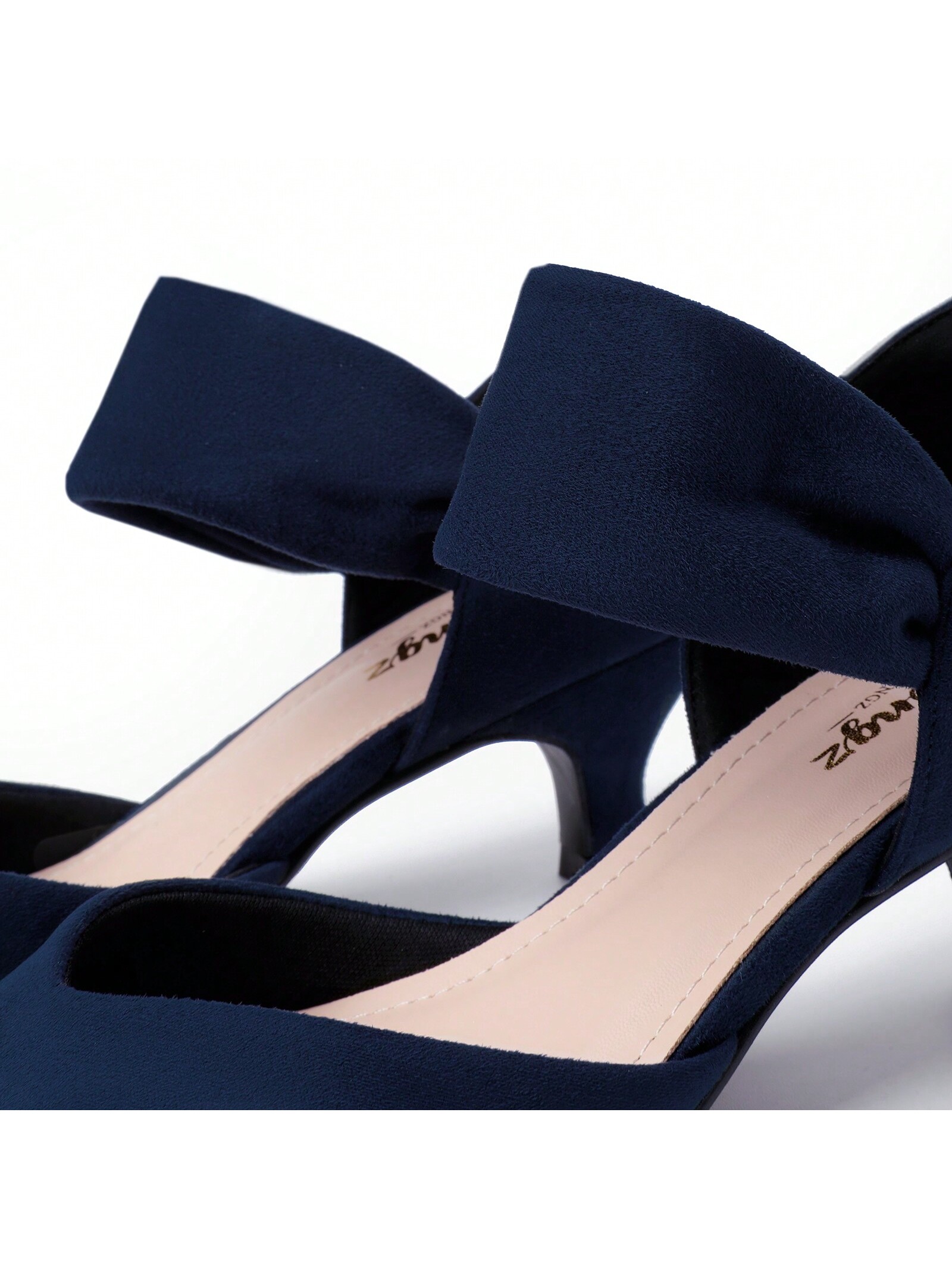 In Navy Blue Women Pumps