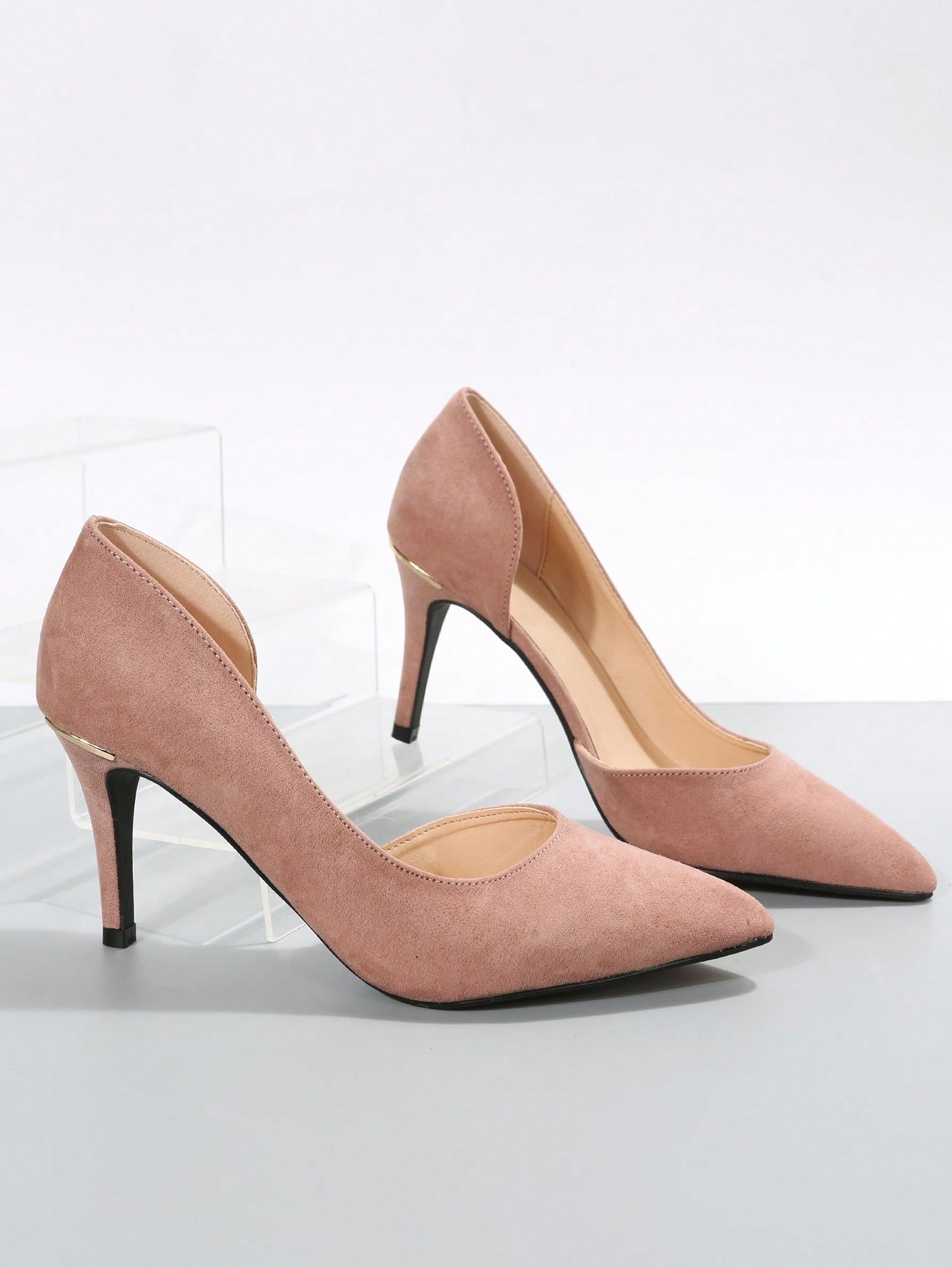 In Dusty Pink Women Pumps