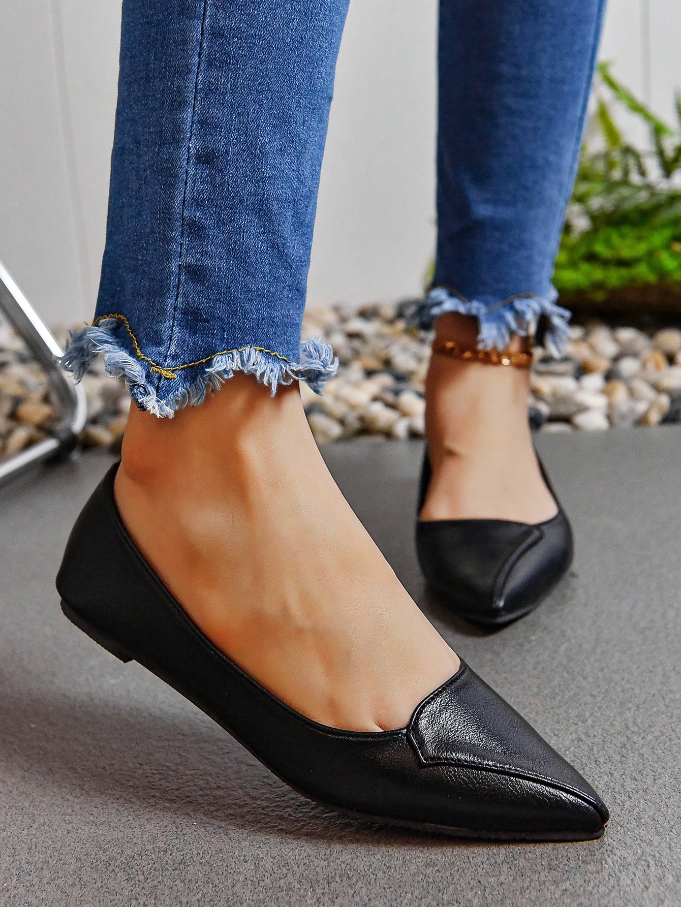 In Black Women Flats