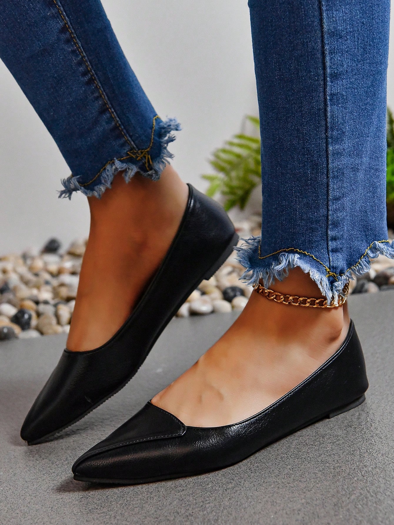 In Black Women Flats