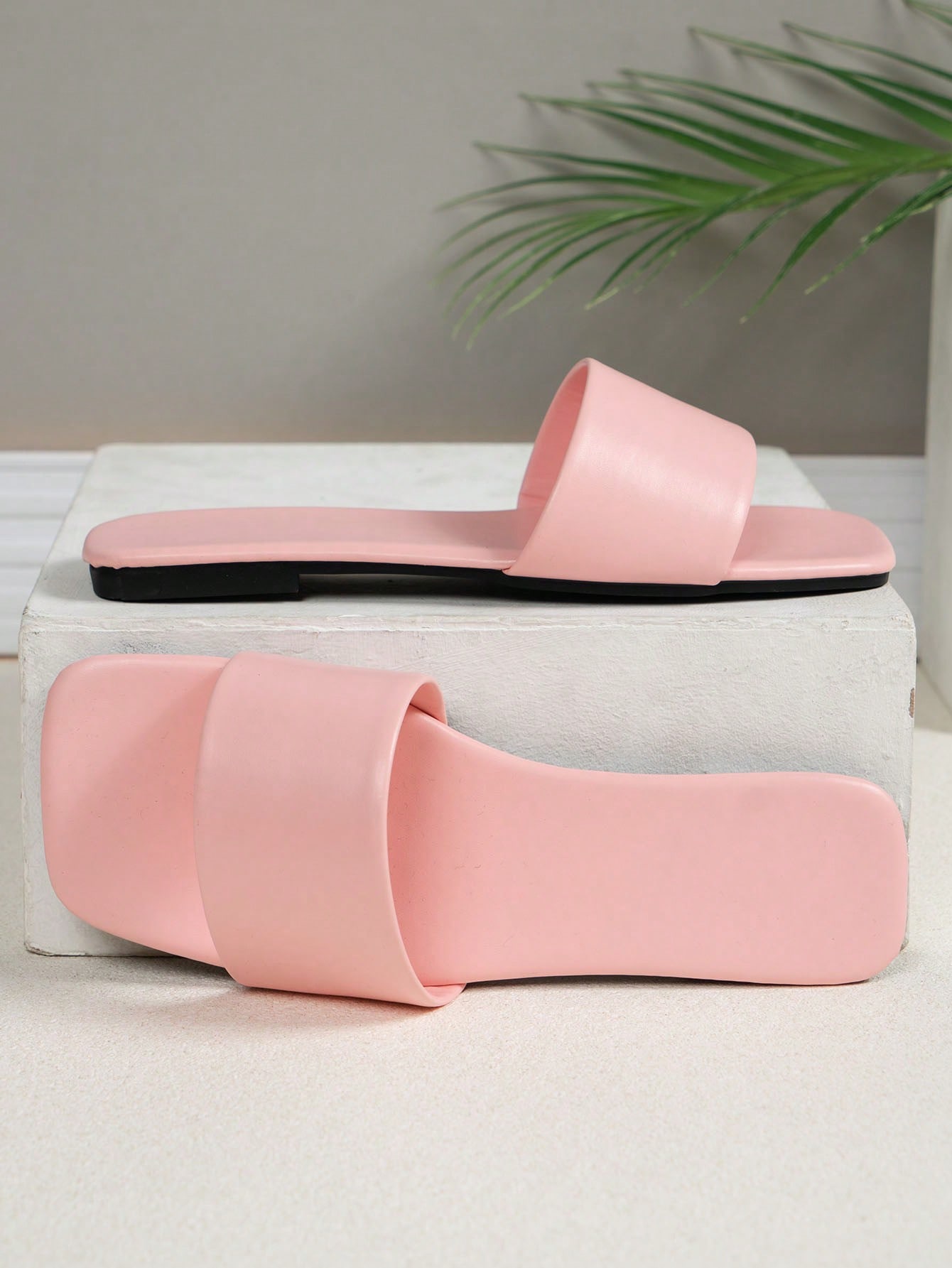 In Baby Pink Women Flat Sandals