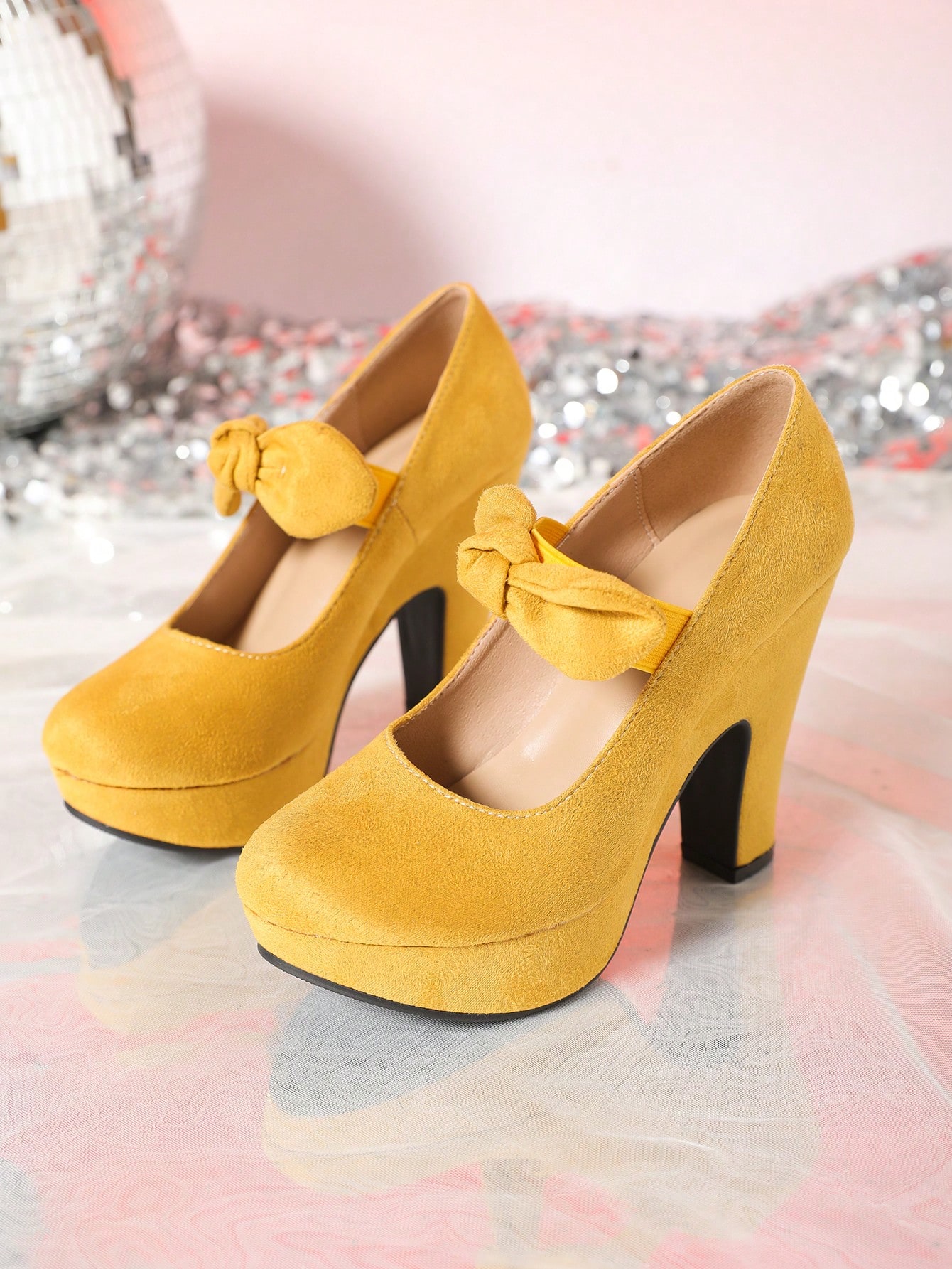 In Yellow Women Pumps