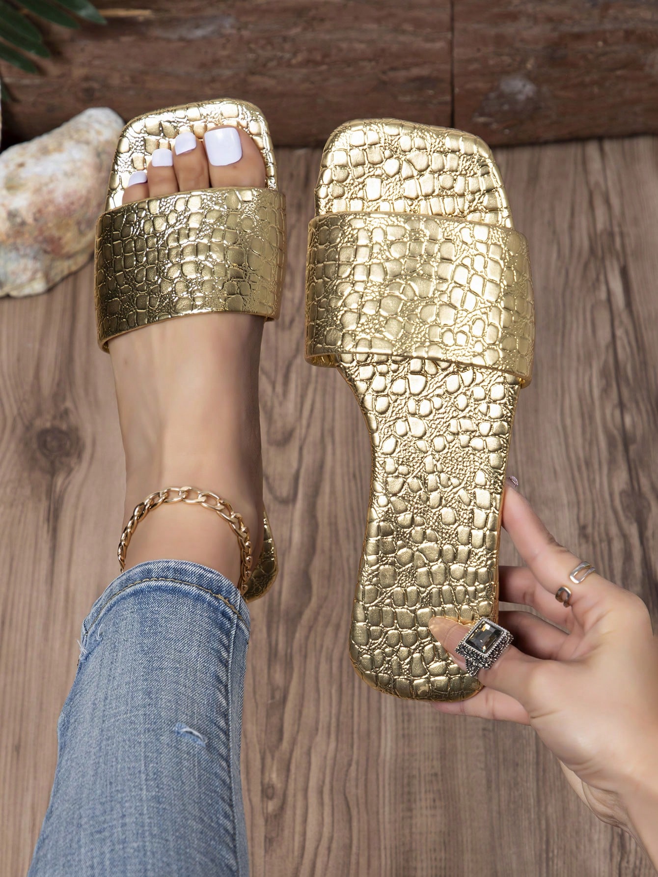 In Gold Women Shoes