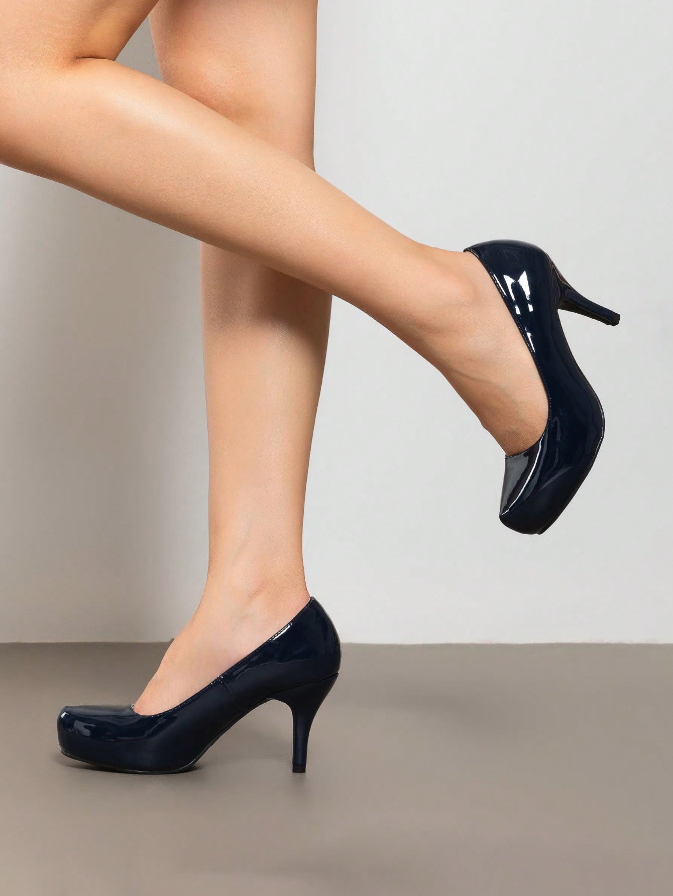 In Navy Blue Women Pumps