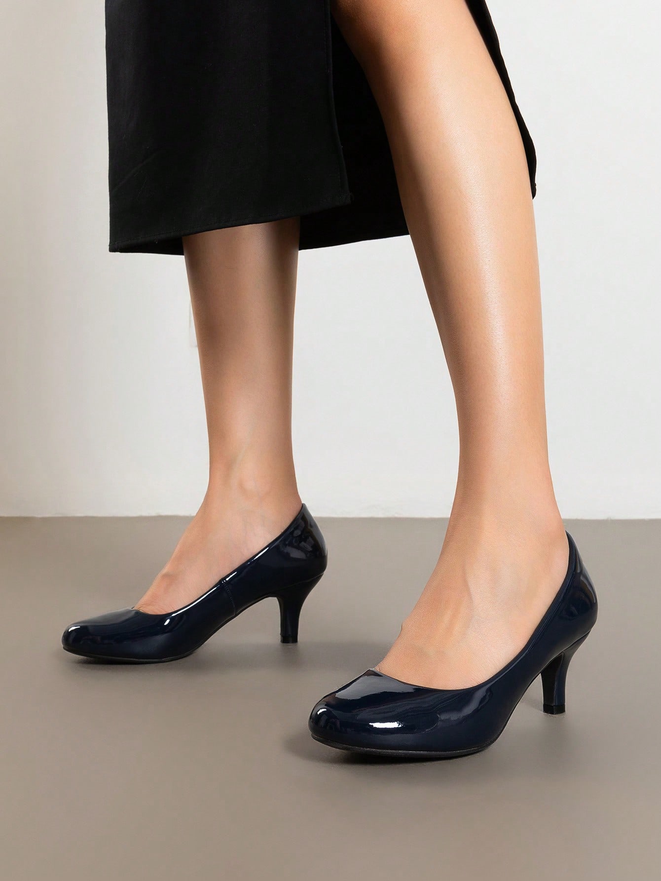 In Navy Blue Women Pumps