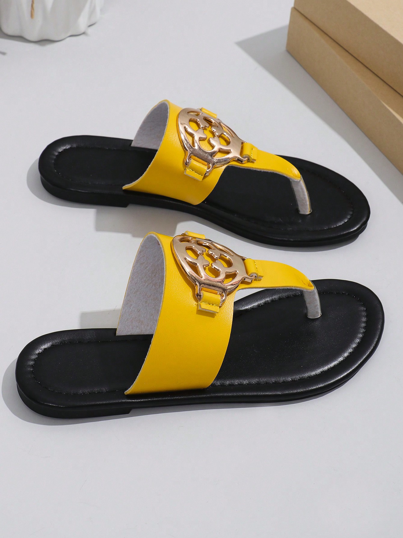 Women Flat Sandals