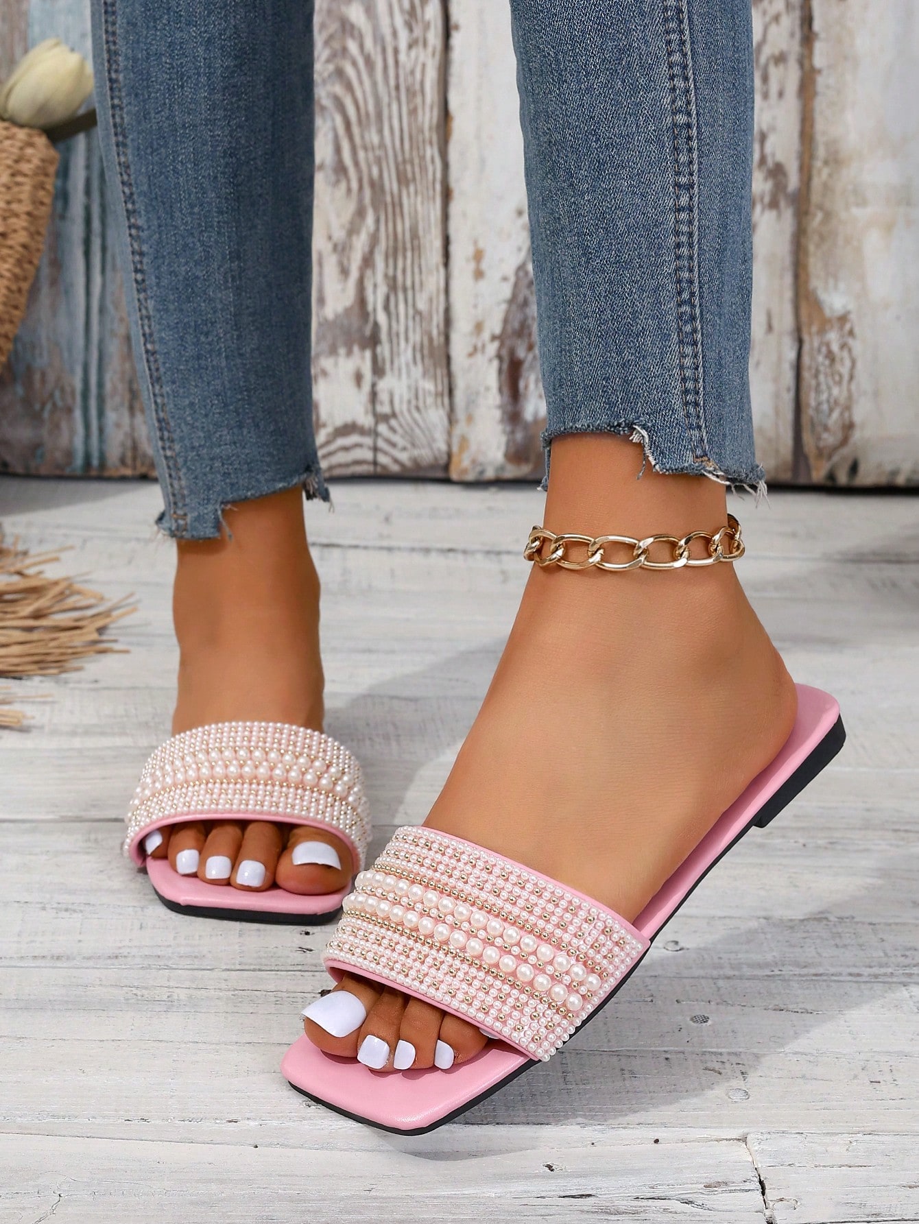 In Baby Pink Women Flat Sandals