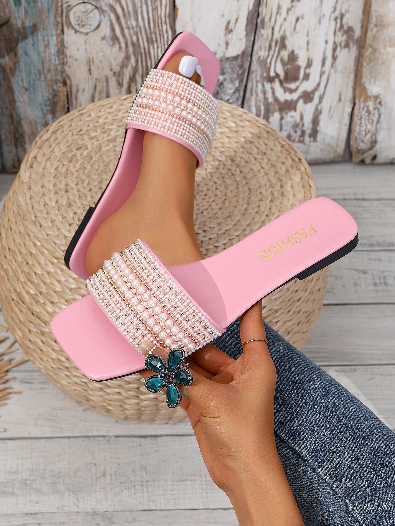 In Baby Pink Women Flat Sandals