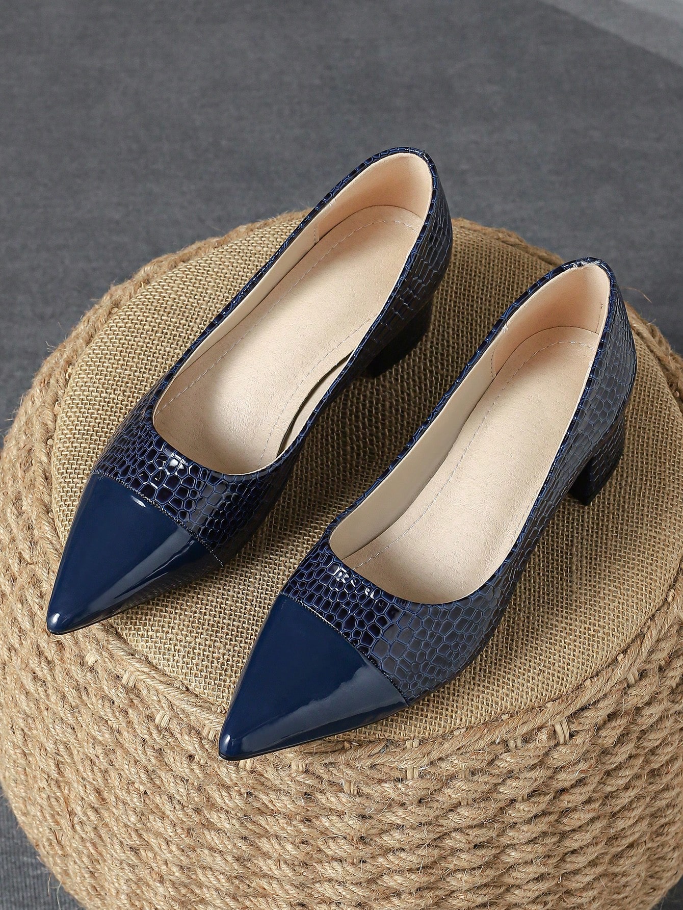 In Navy Blue Women Pumps