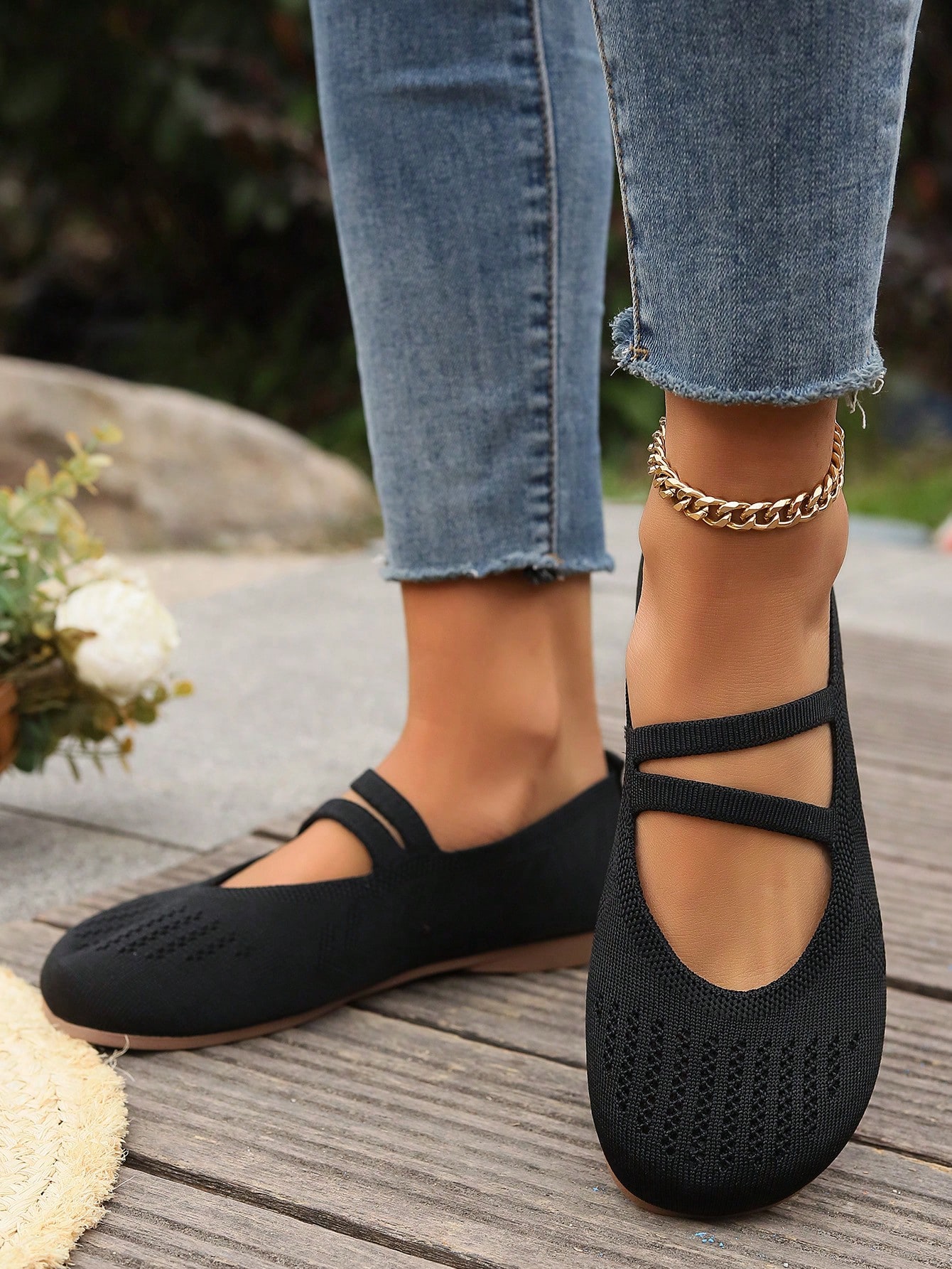 In Black Women Flats