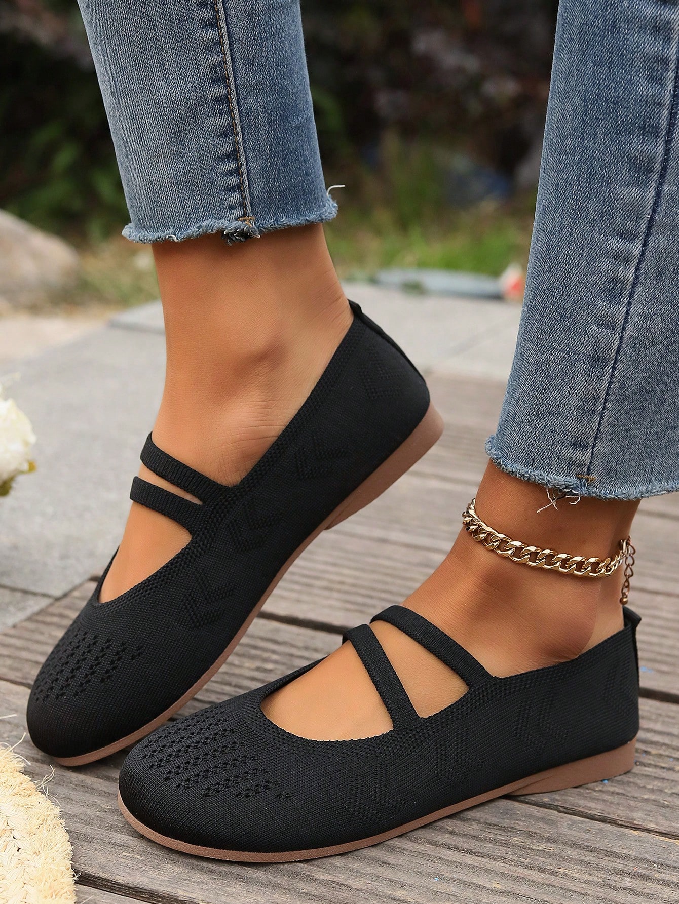 In Black Women Flats