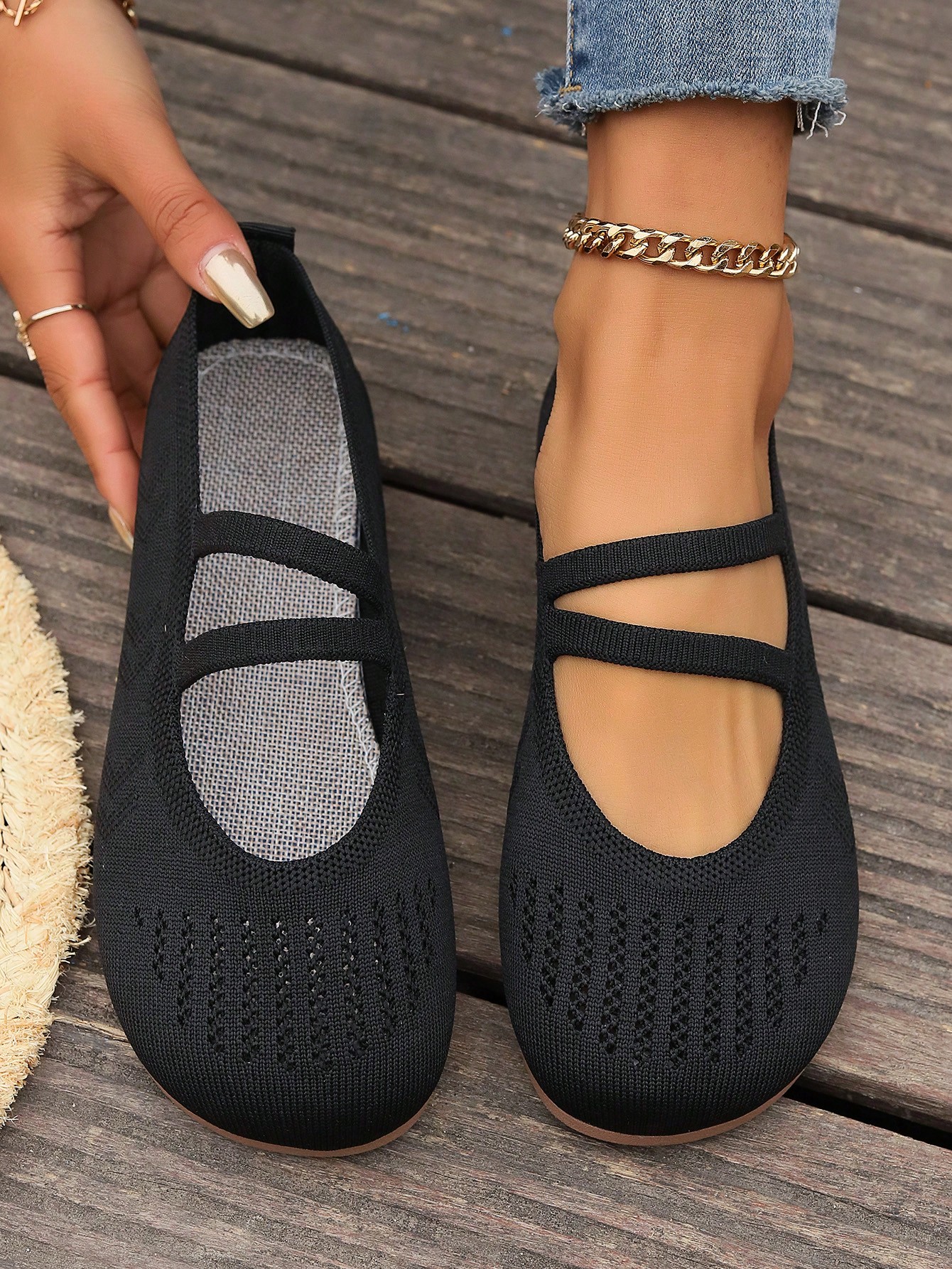 In Black Women Flats