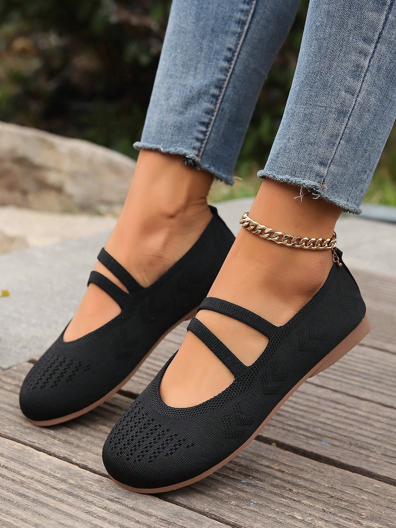 In Black Women Flats