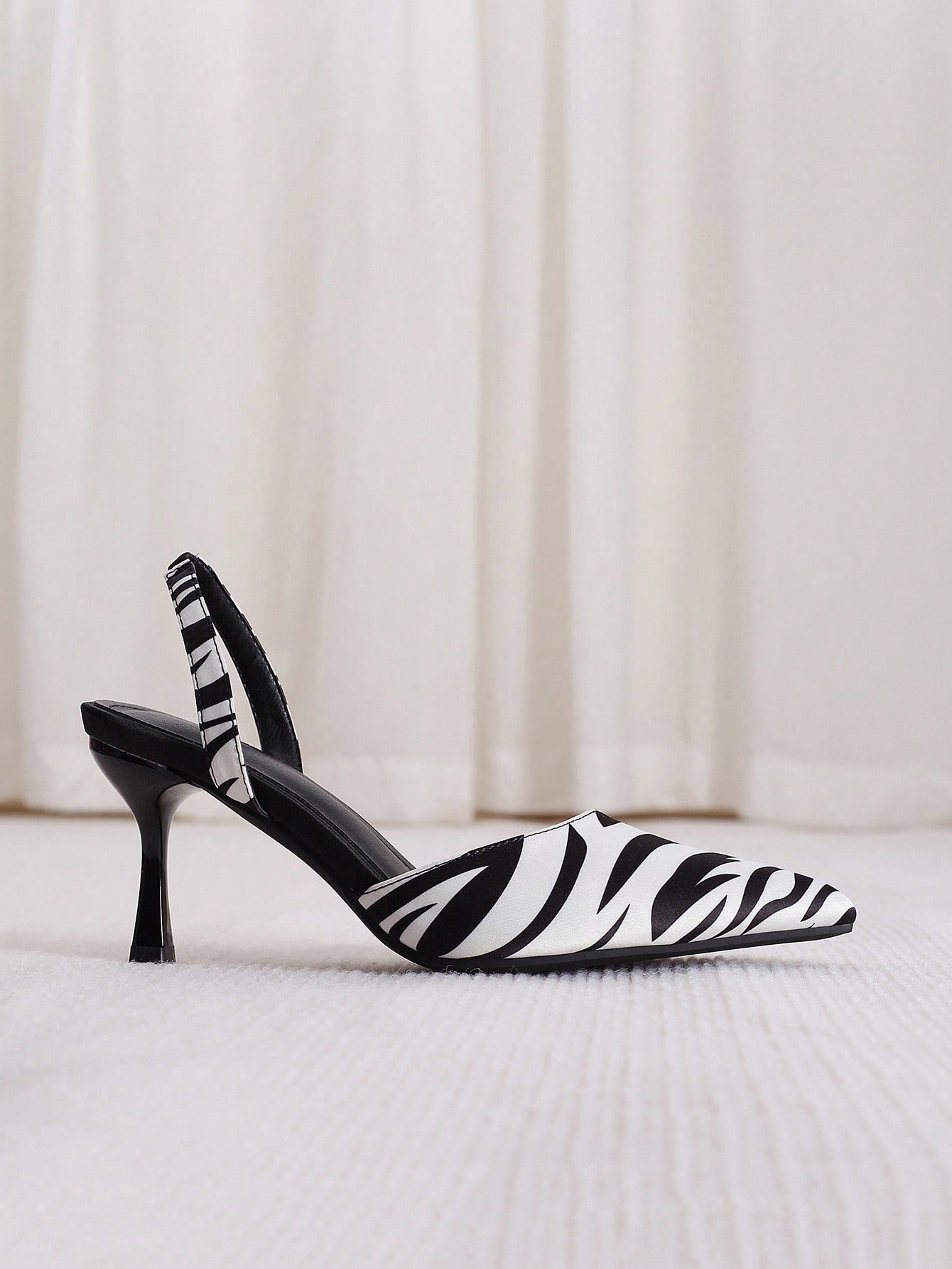 In Black and White Women Pumps