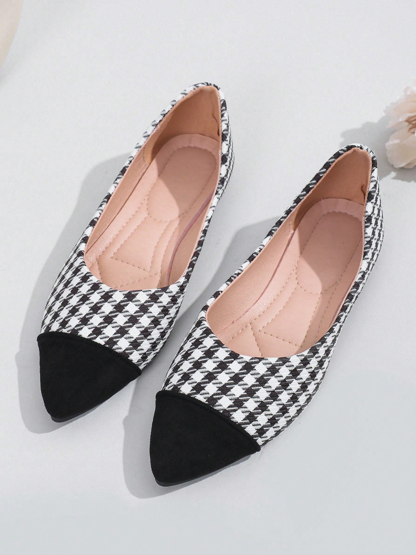 In Black and White Women Flats