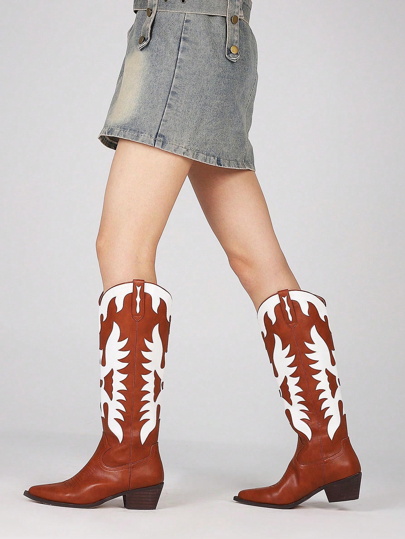 In Brown Women Mid-Calf Boots