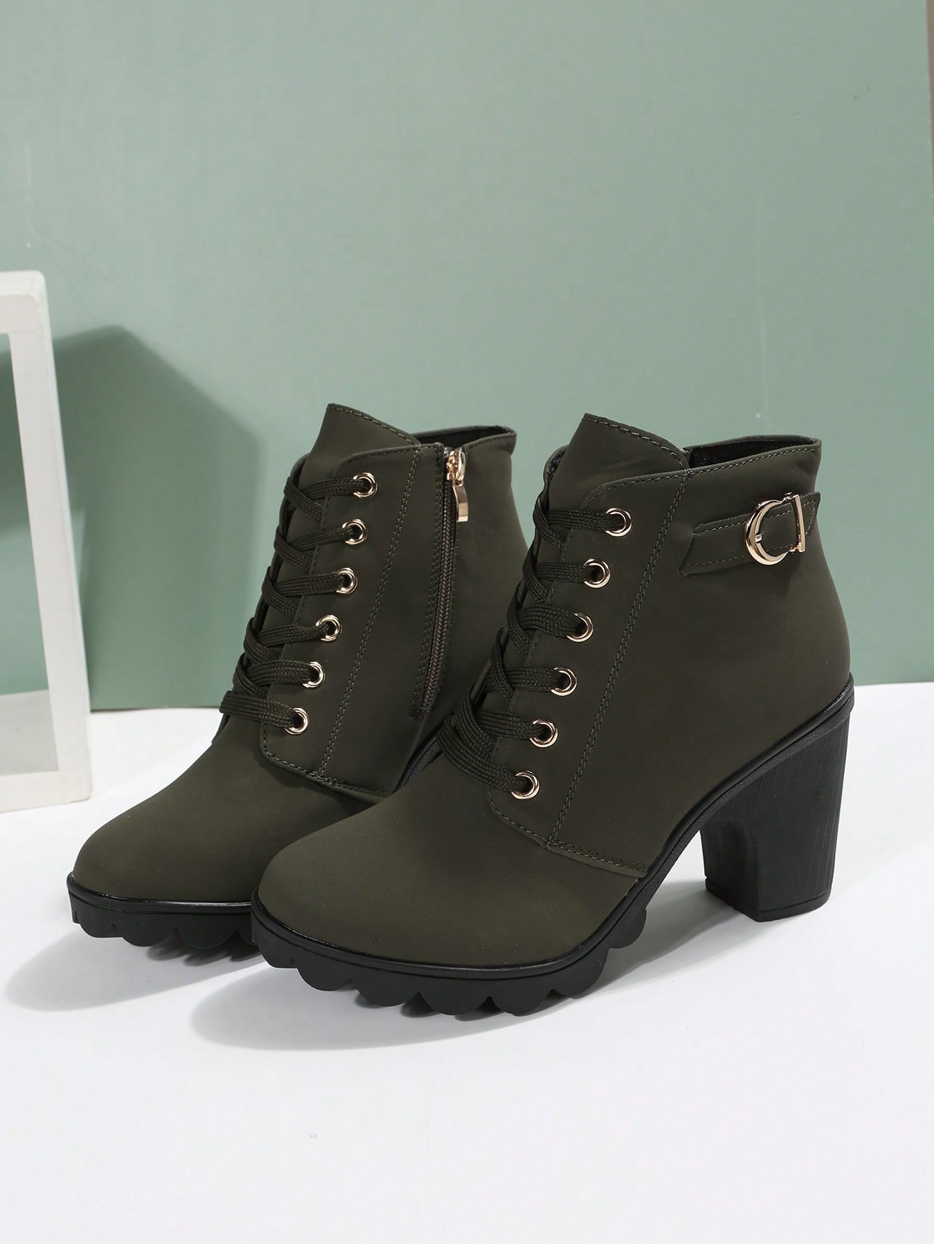 In Green Women Fashion Boots