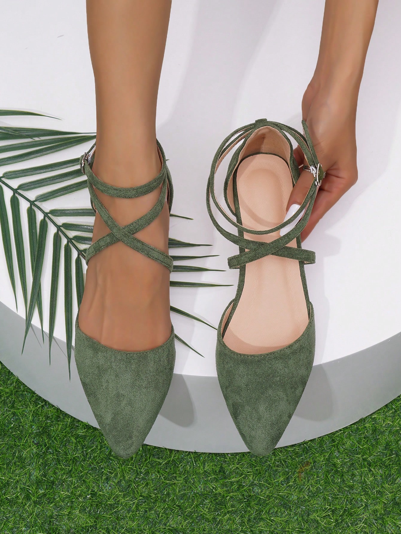 In Green Women Flats