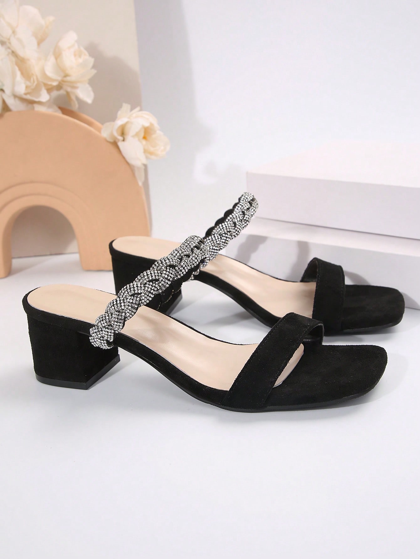 Low Heel Women Heeled Sandals