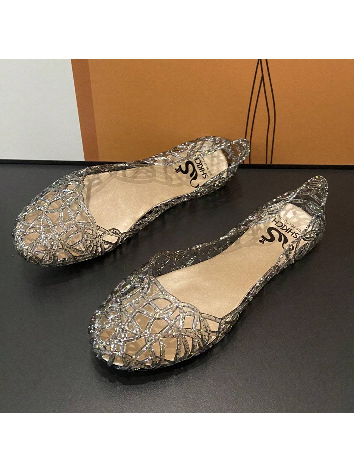 Women Flats Below $9.99