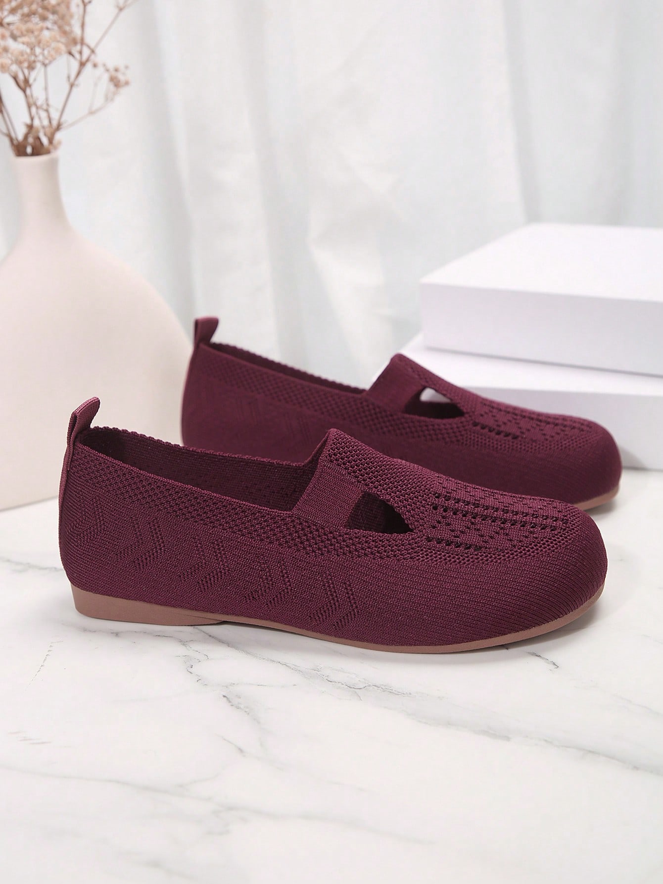 In Burgundy Women Flats