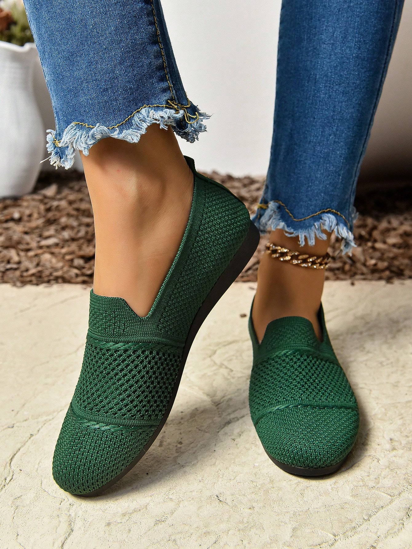 In Green Women Flats